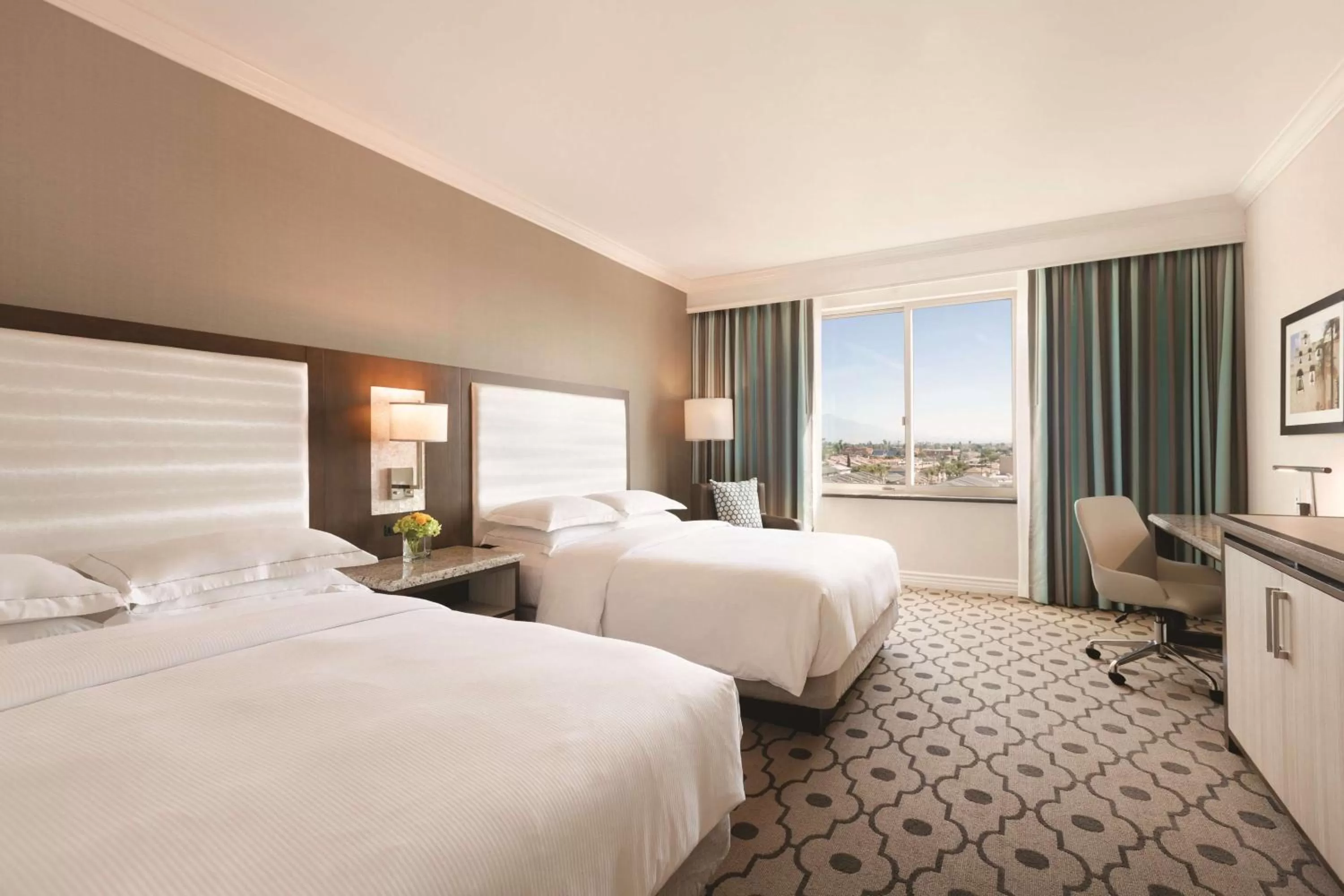 Superior Queen Room with Two Queen Beds in Hilton Los Angeles/San Gabriel