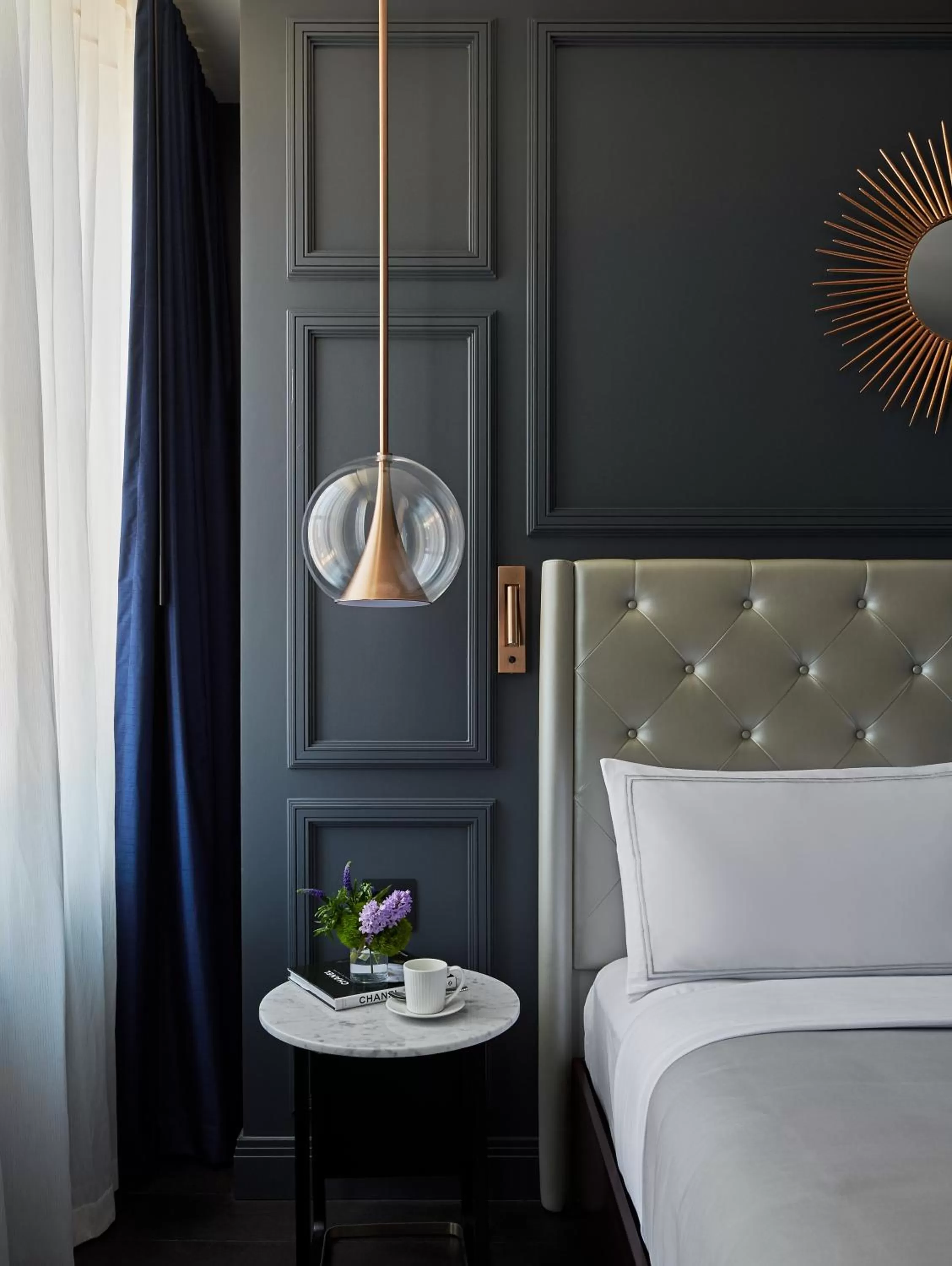 One-Bedroom Corner King Suite with Sofa Bed and City View in The LaSalle Chicago, Autograph Collection