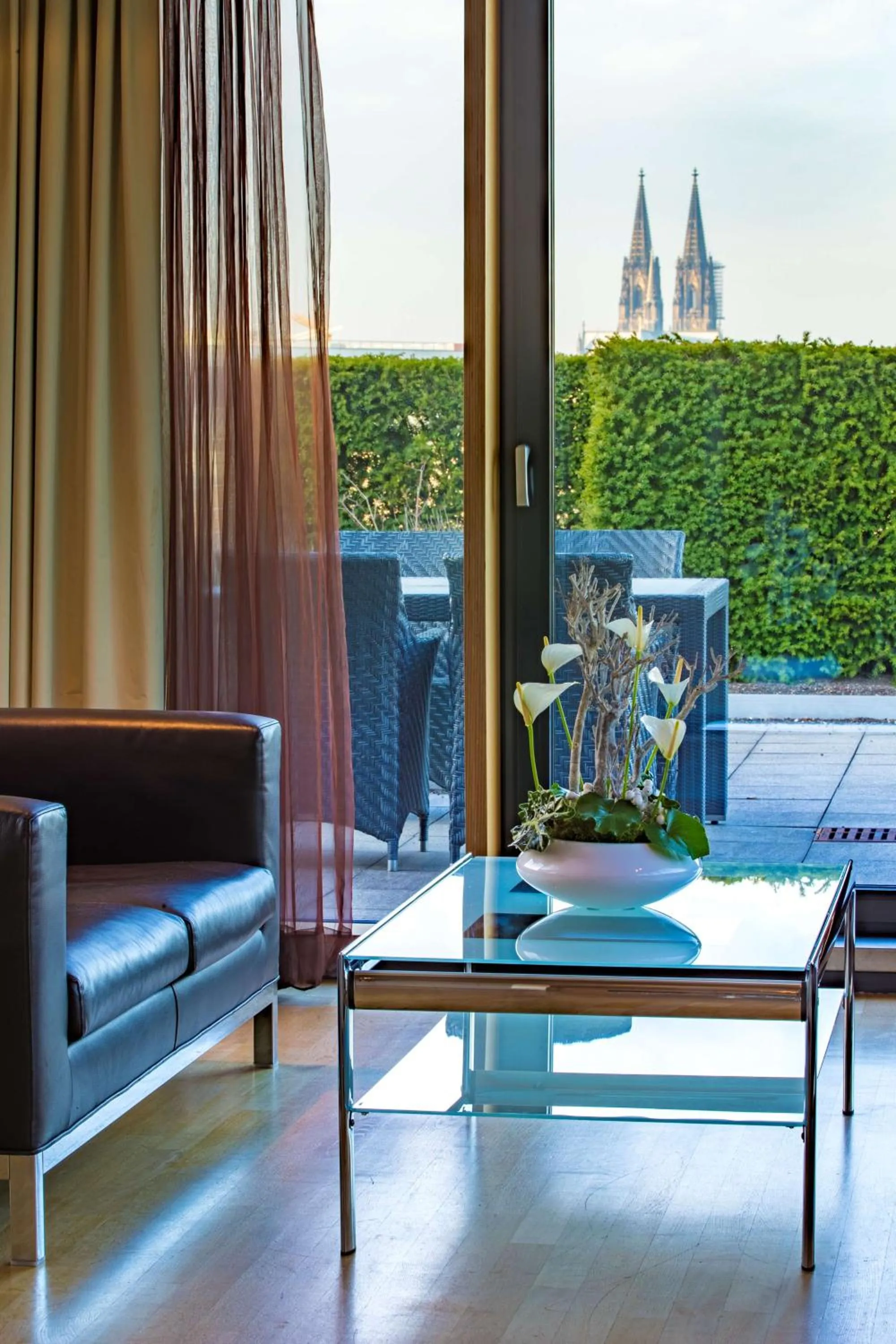 Presidential Suite with Terrace and Cathedral View in Radisson Blu Hotel Köln