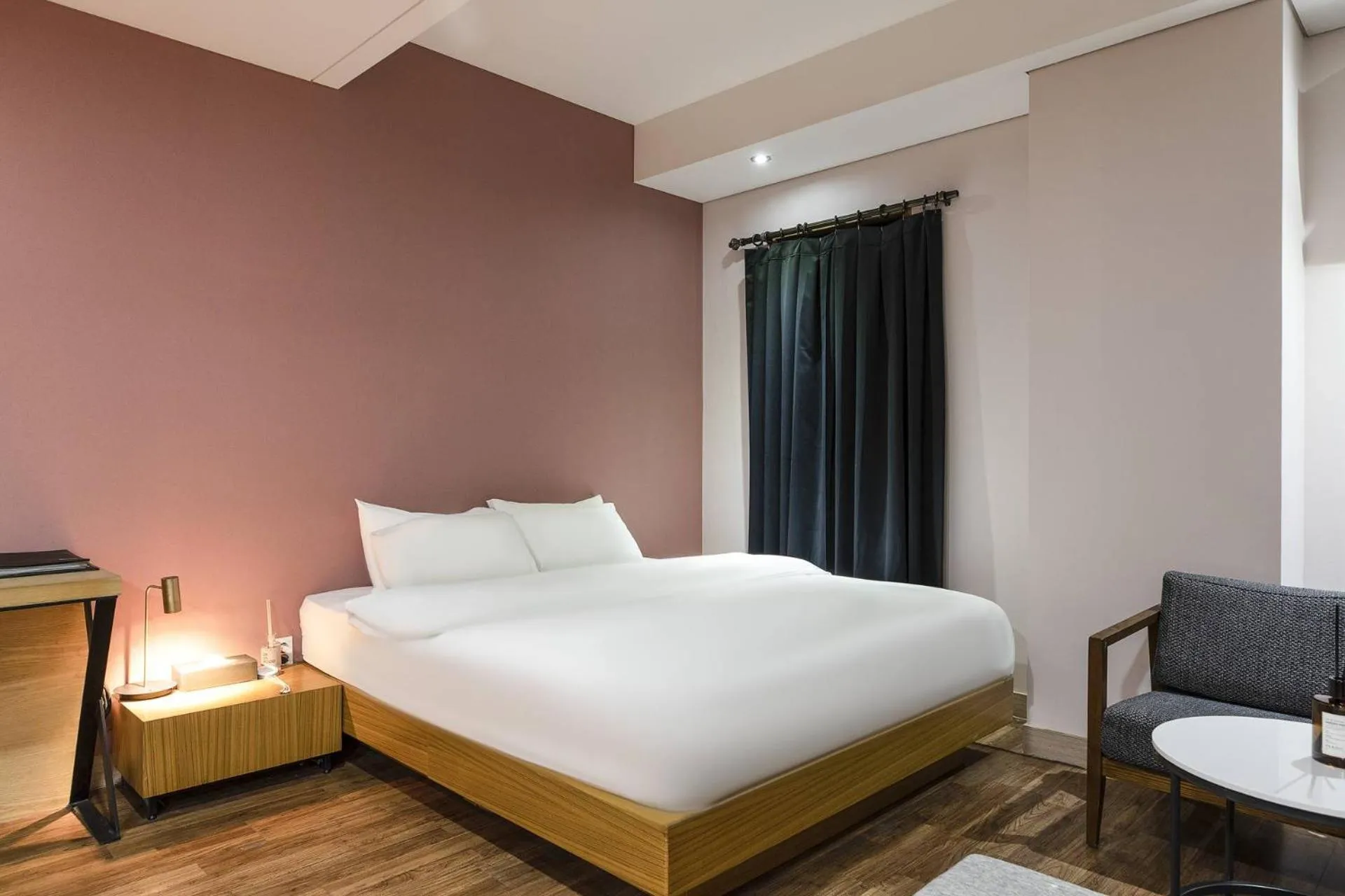 Suite in Central Plaza Hotel