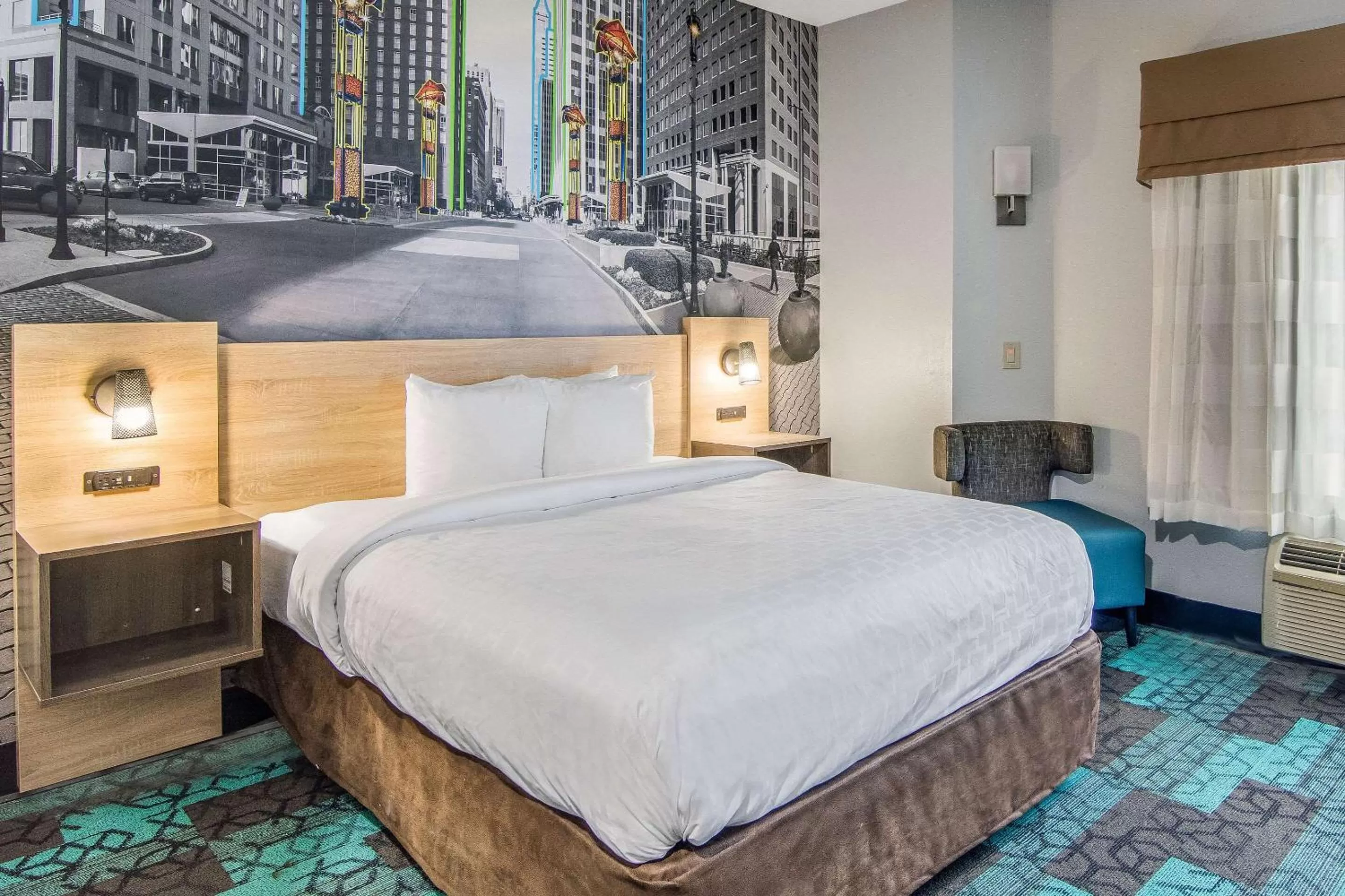 Queen Room - Disability Access/Non-Smoking in Clarion Pointe Wake Forest - Raleigh North