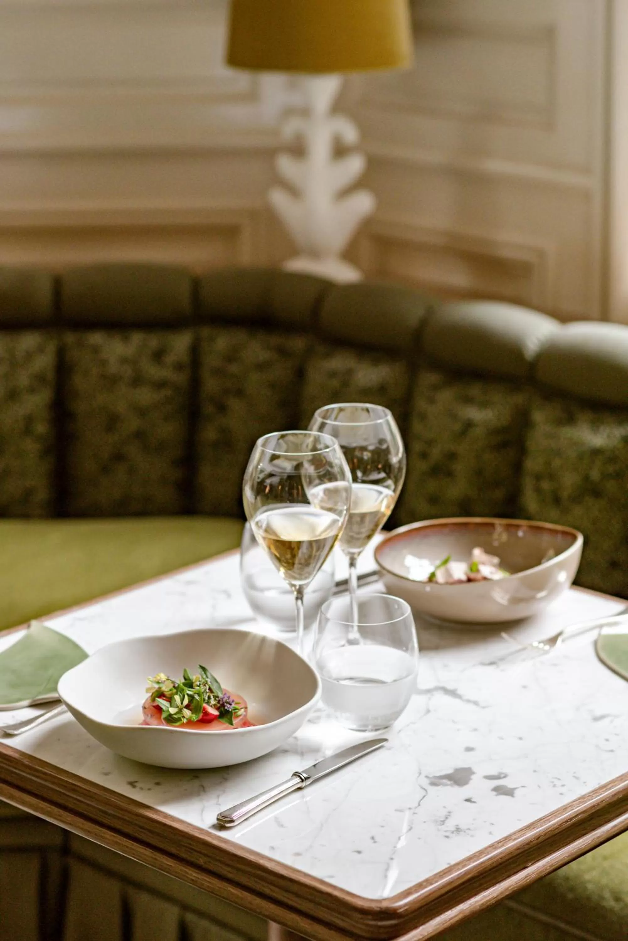 Restaurant/places to eat in Saint James Paris