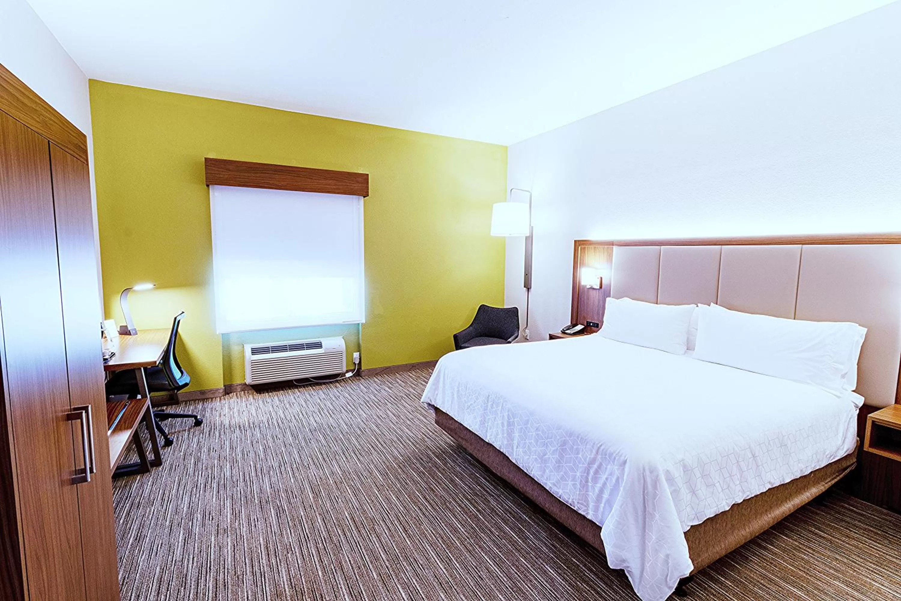 King Room - Mobility Access/Hearing Accessible in Holiday Inn Express Hotel & Suites Crestview South I-10 by IHG