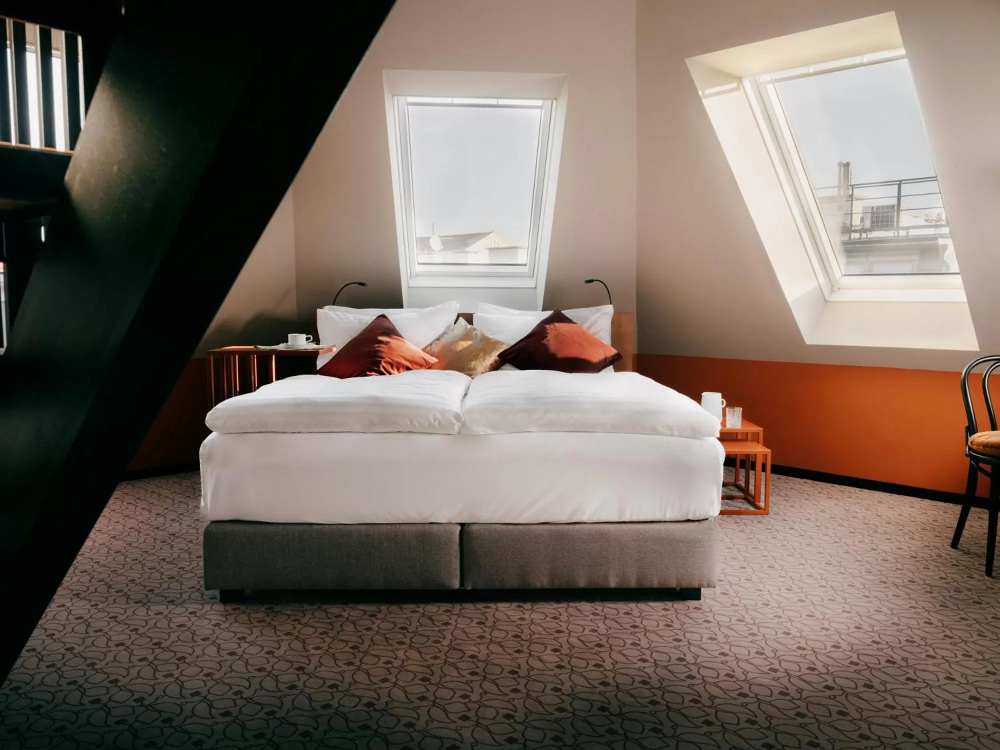 Maisonette with Terrace in WELTWIEN Luxury Art Apartments & Free Parking