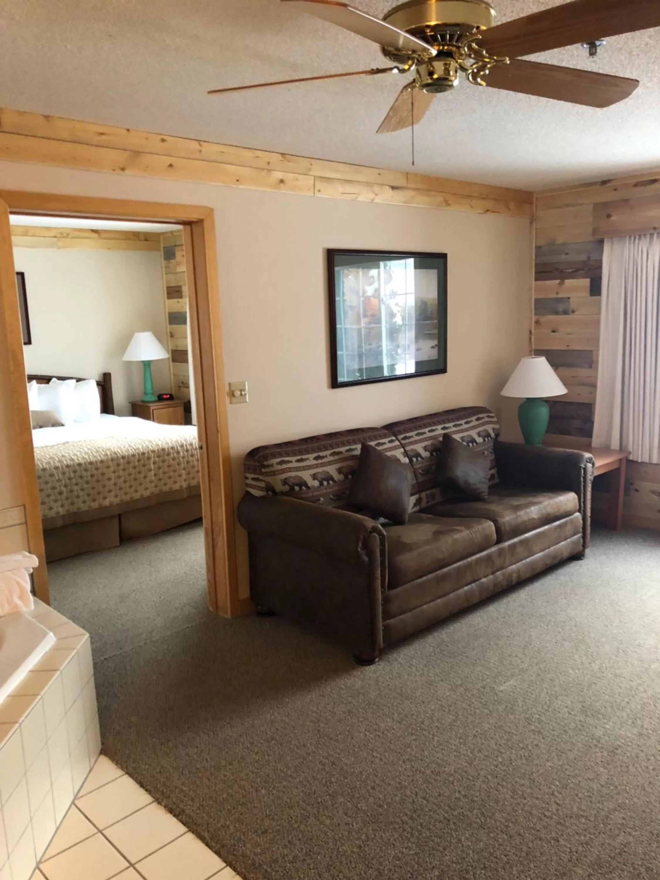 Deluxe King Suite in Flat Creek Lodge