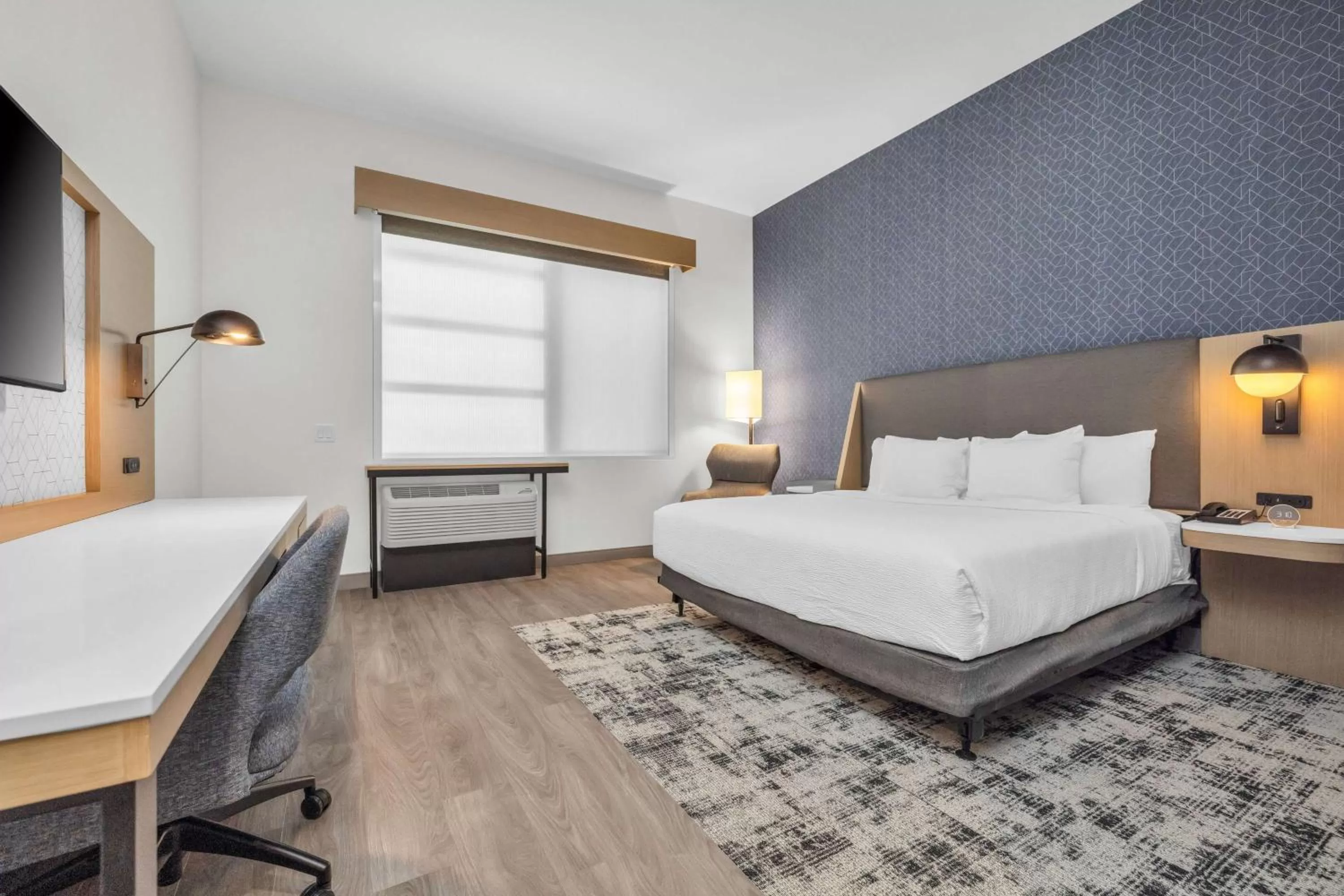 King Room - Non-Smoking in La Quinta Inn & Suites by Wyndham San Jose Airport-Downtown