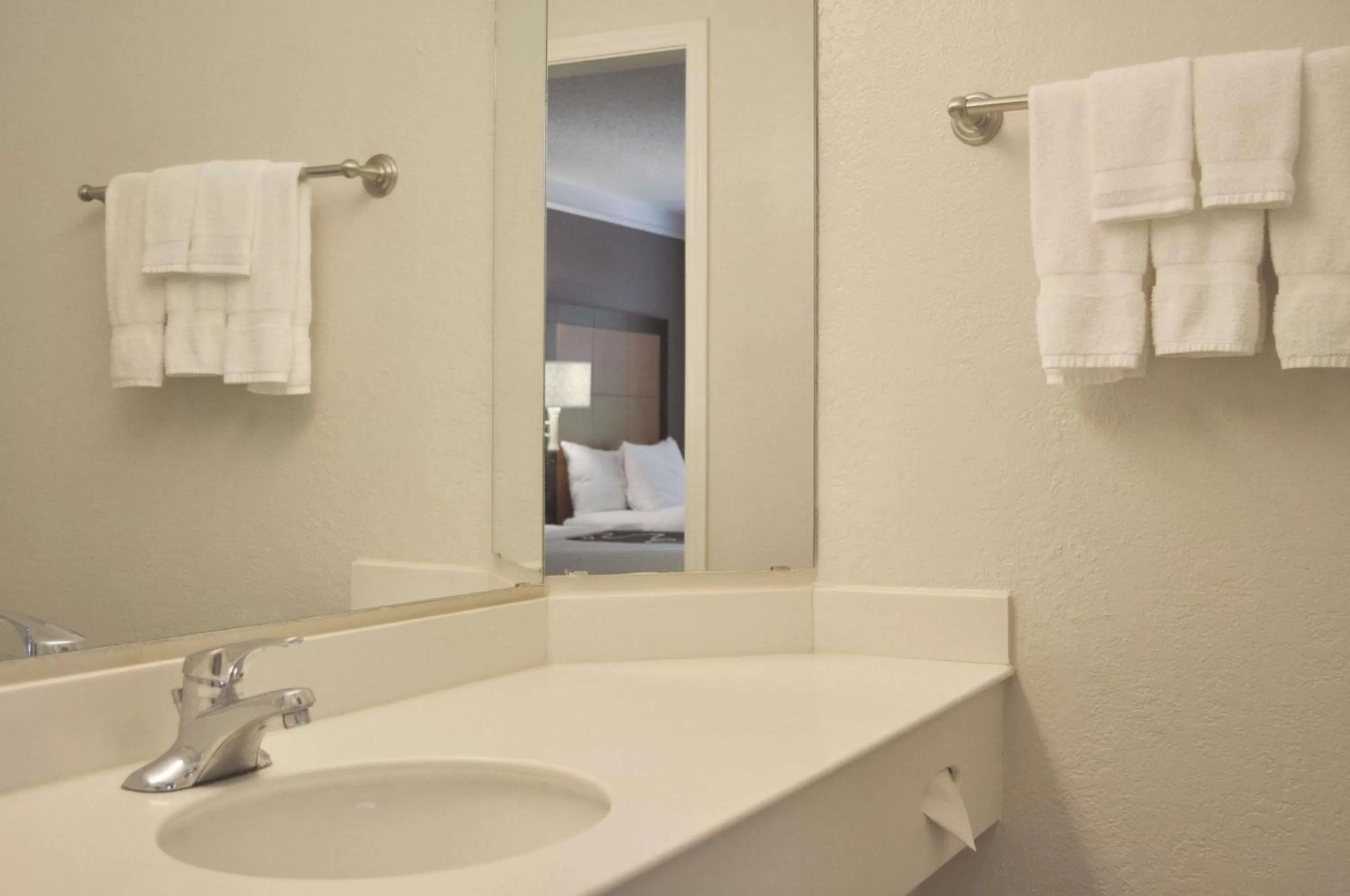 Executive Double Room with Two Double Beds in La Quinta Inn by Wyndham Dallas Uptown