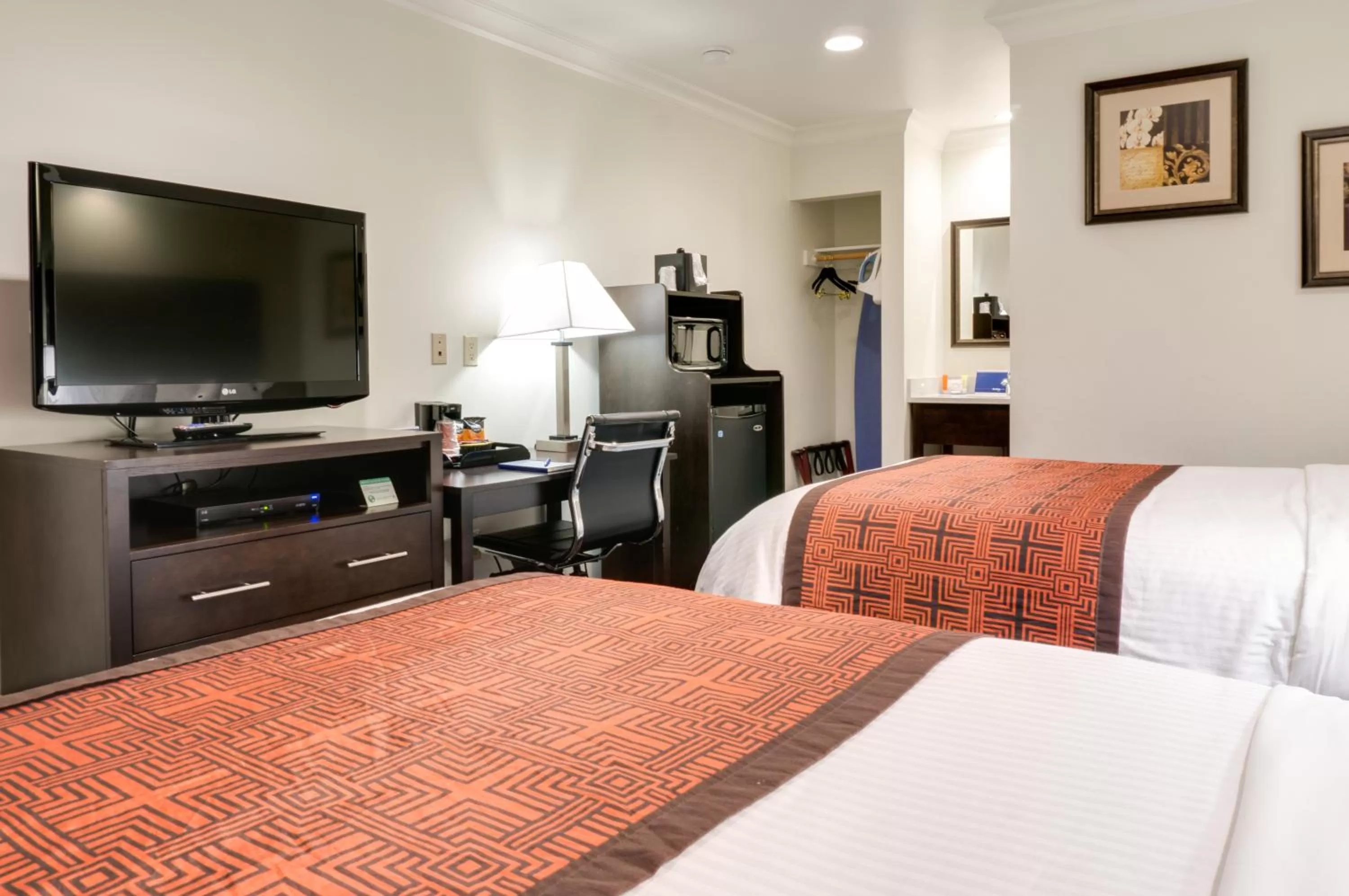 Double Room with Two Double Beds in Seaside Inn