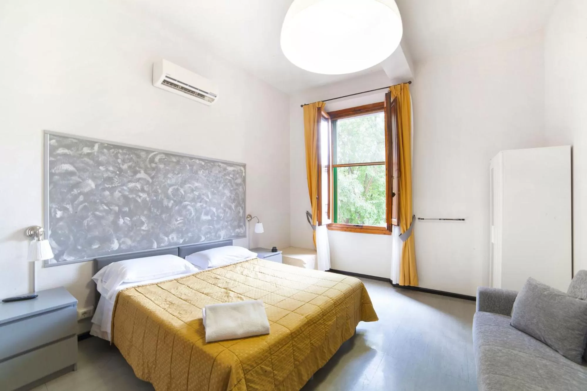 Triple Room with Shared Bathroom in Melody House