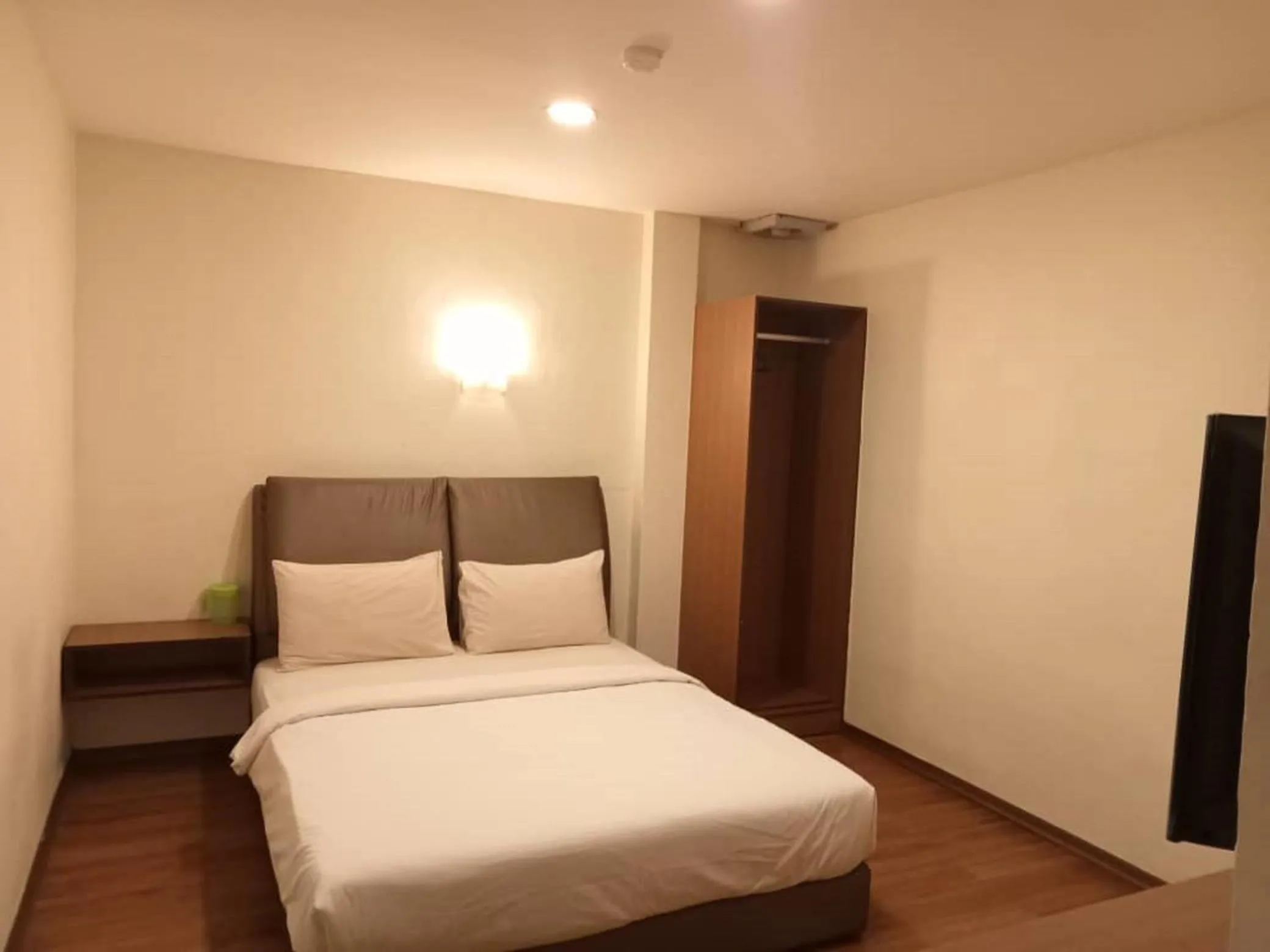 Standard Queen Room in I Harmony Hotel