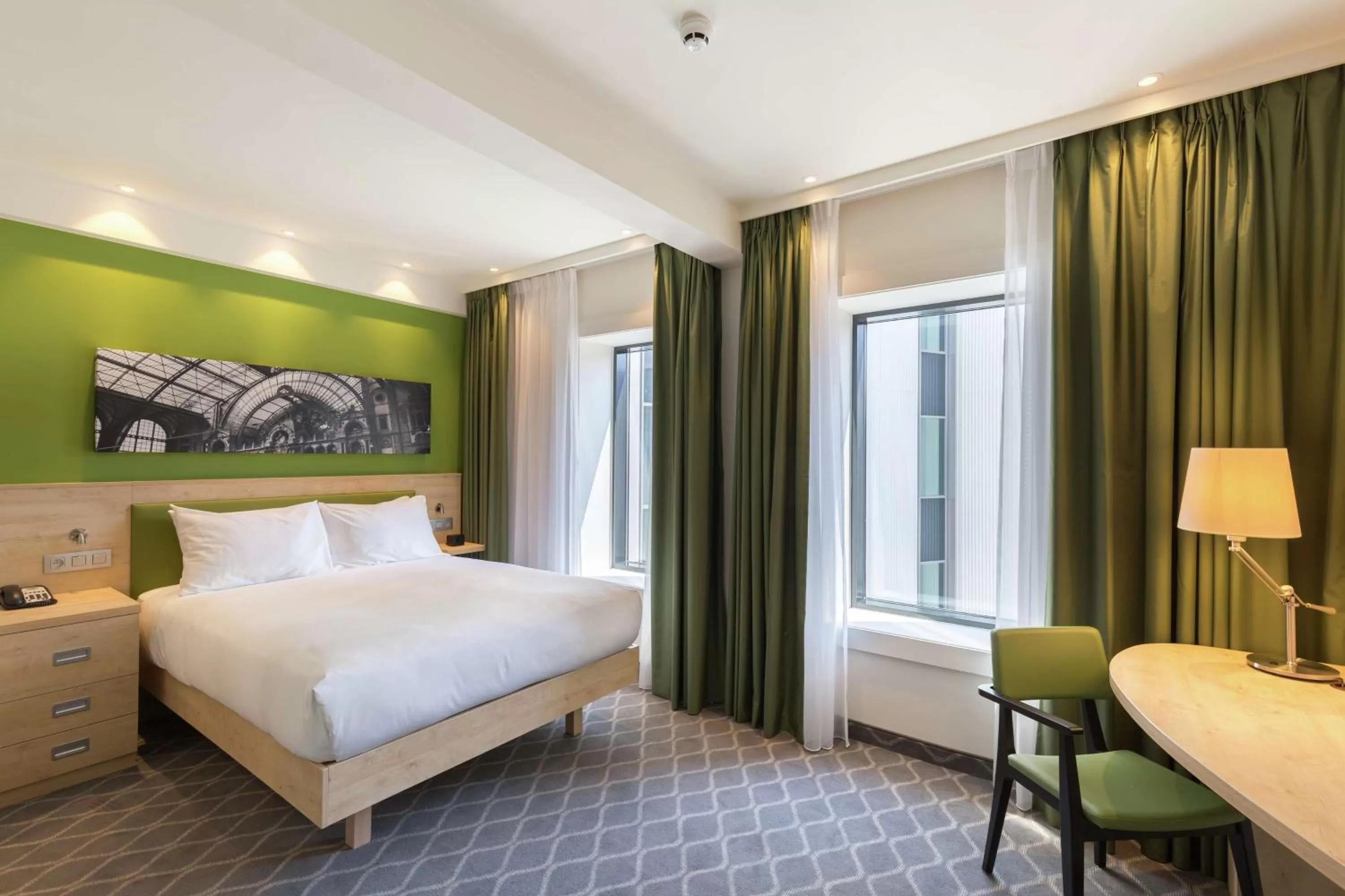 Queen Room in Hampton By Hilton Antwerp Central Station