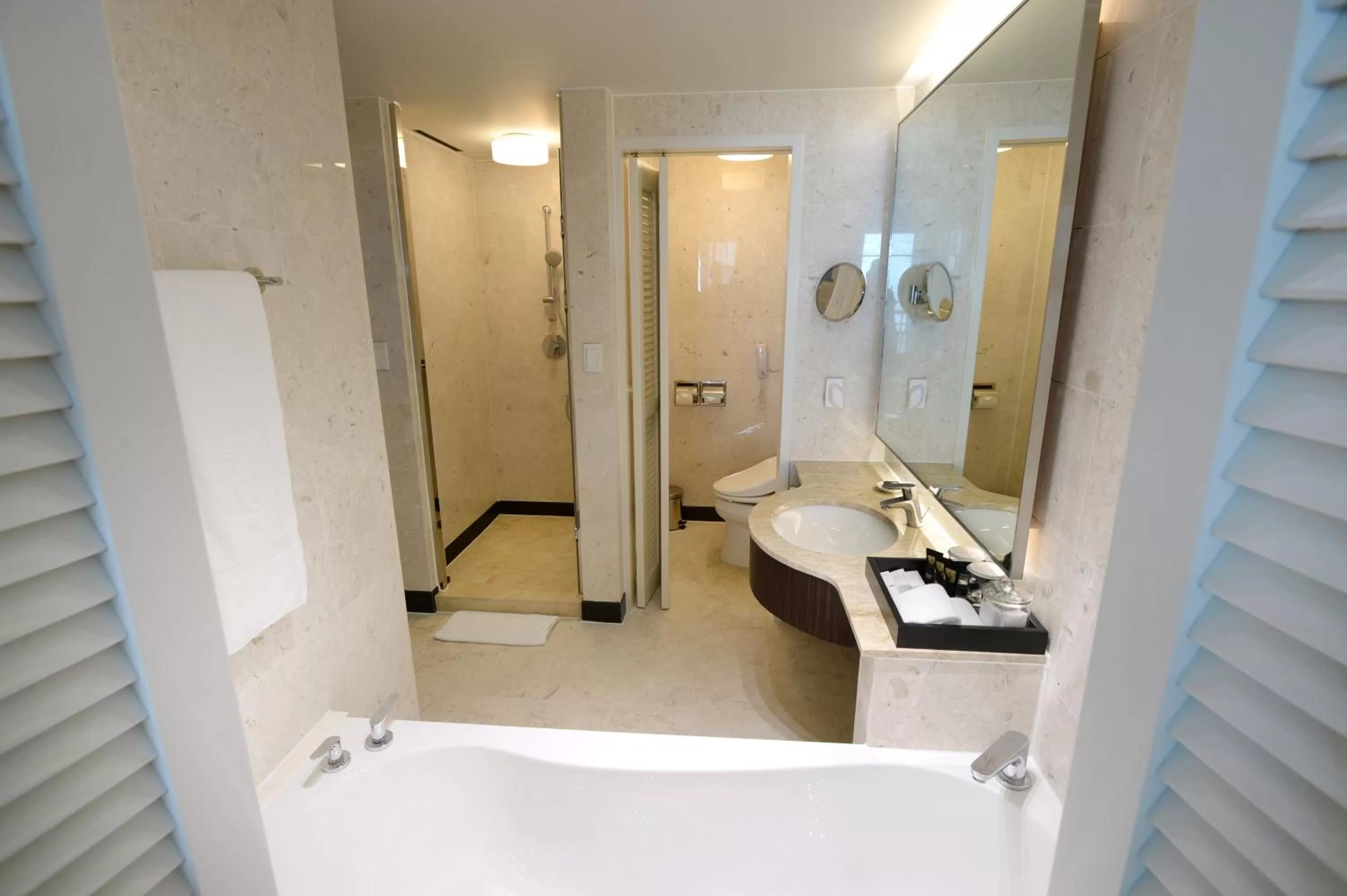 Deluxe Double Room with Sea View in Ramada Plaza by Wyndham Jeju Ocean Front