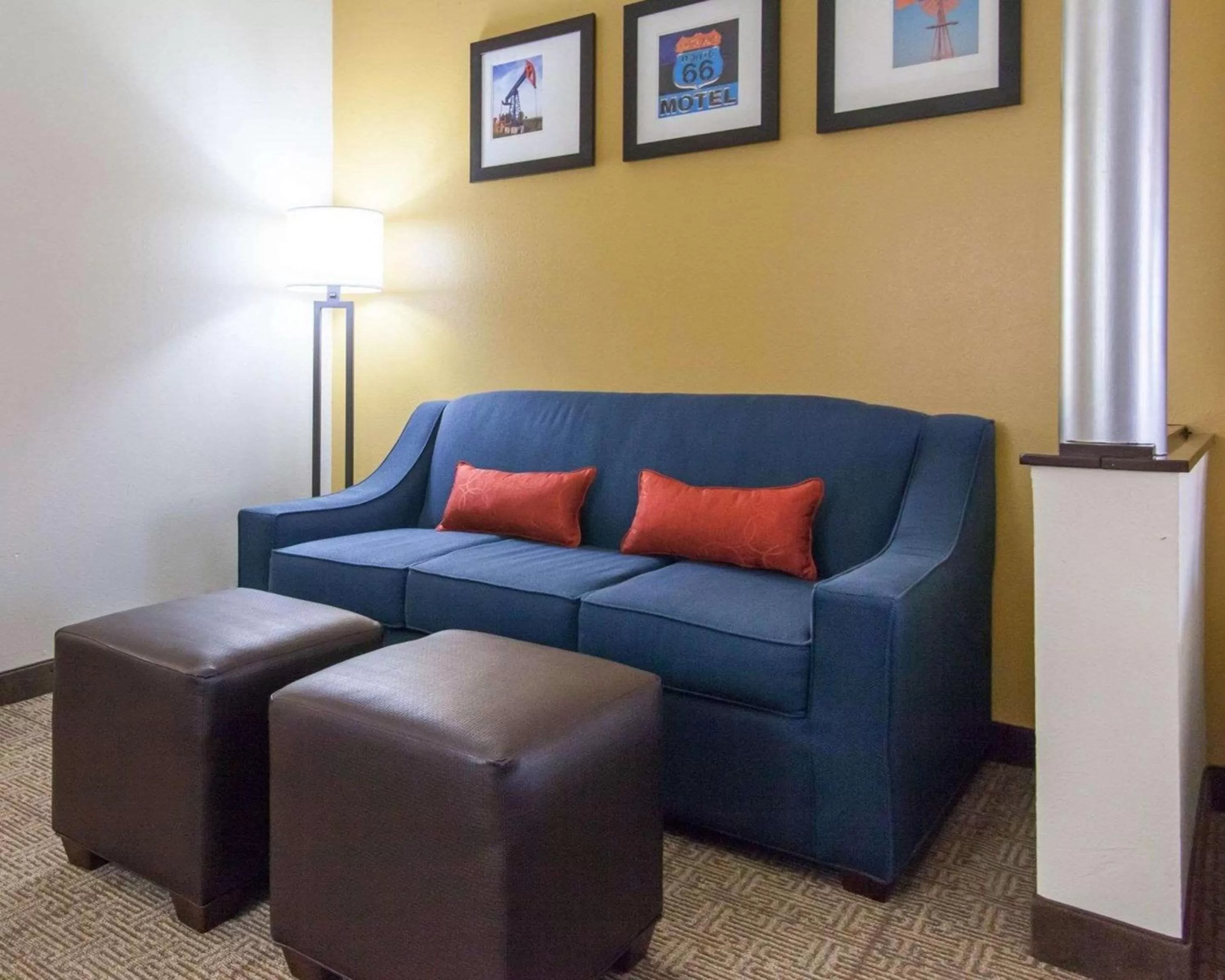 King Suite - Accessible/Non-Smoking in Comfort Suites Tulsa Central