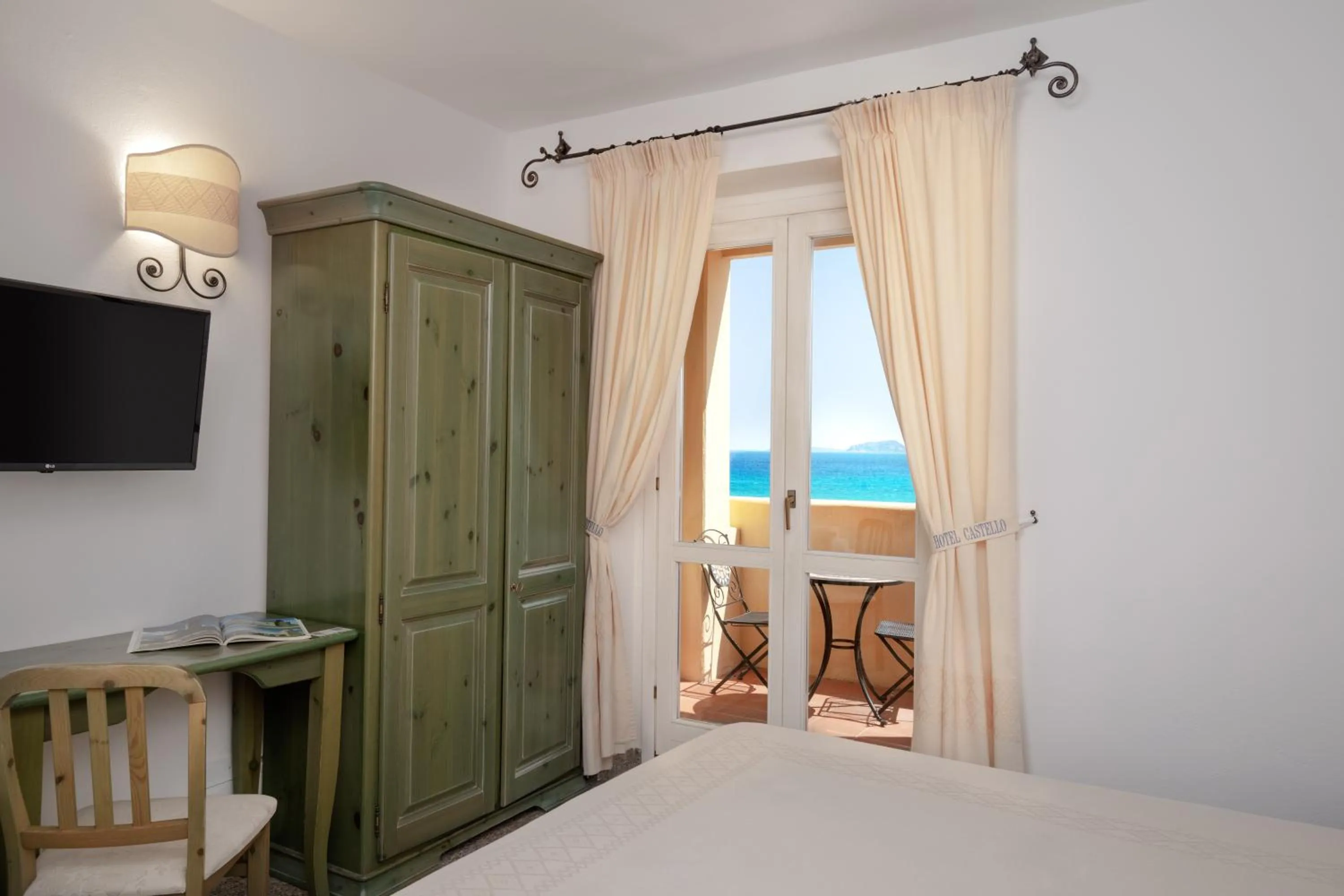Queen Room with Sea View in Hotel Castello
