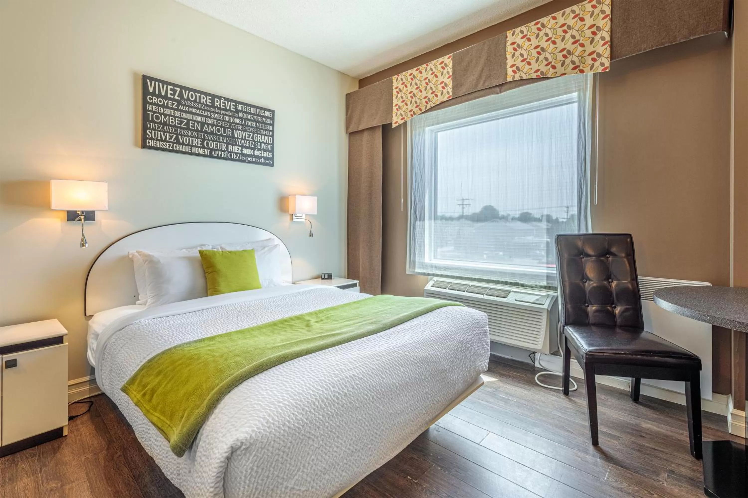 Double Room - Disability Access/Non-Smoking in Days Inn by Wyndham Berthierville