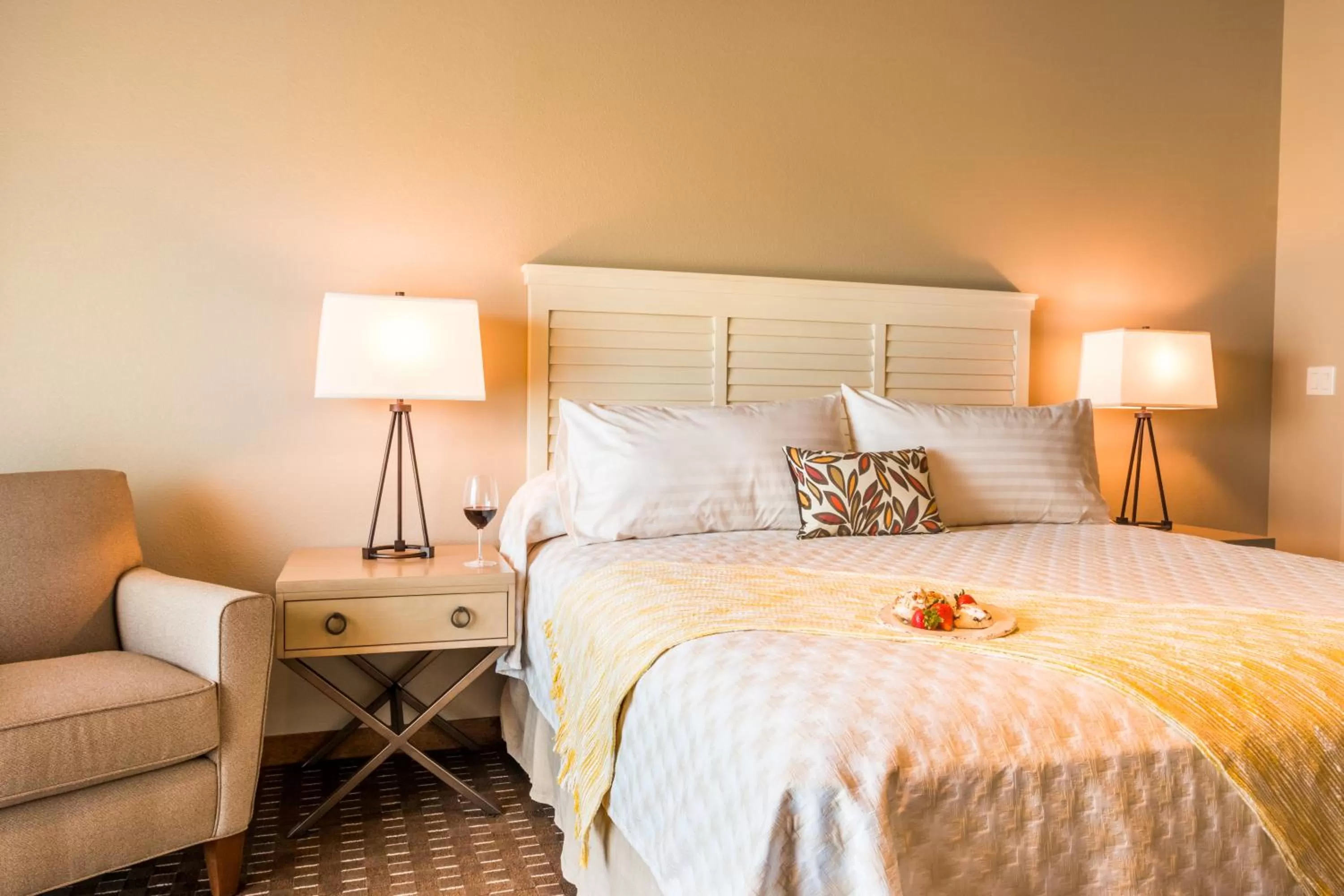 Corner Riverfront King in The Lodge at Columbia Point