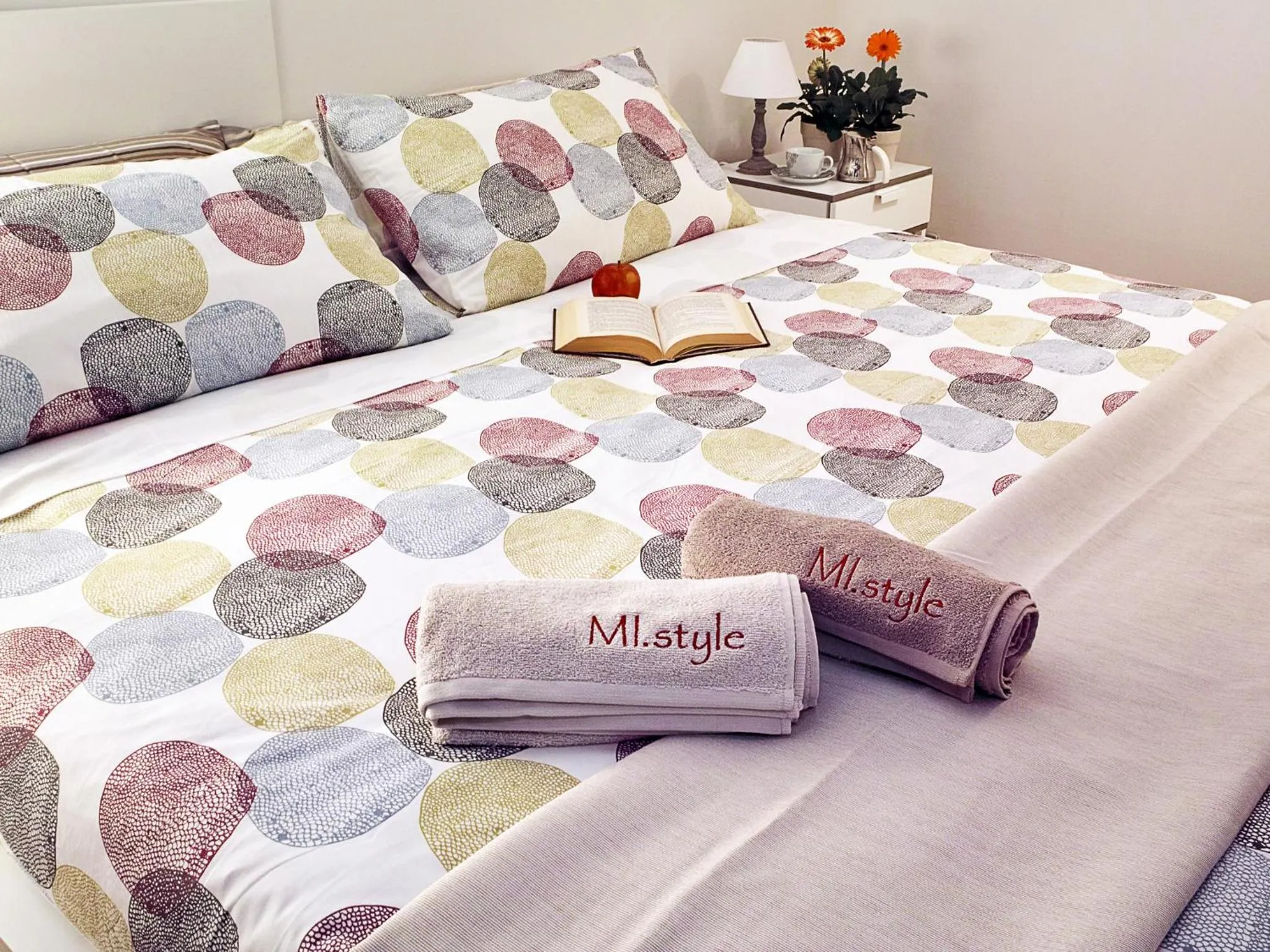 Double Room with Private Bathroom in MI. Style