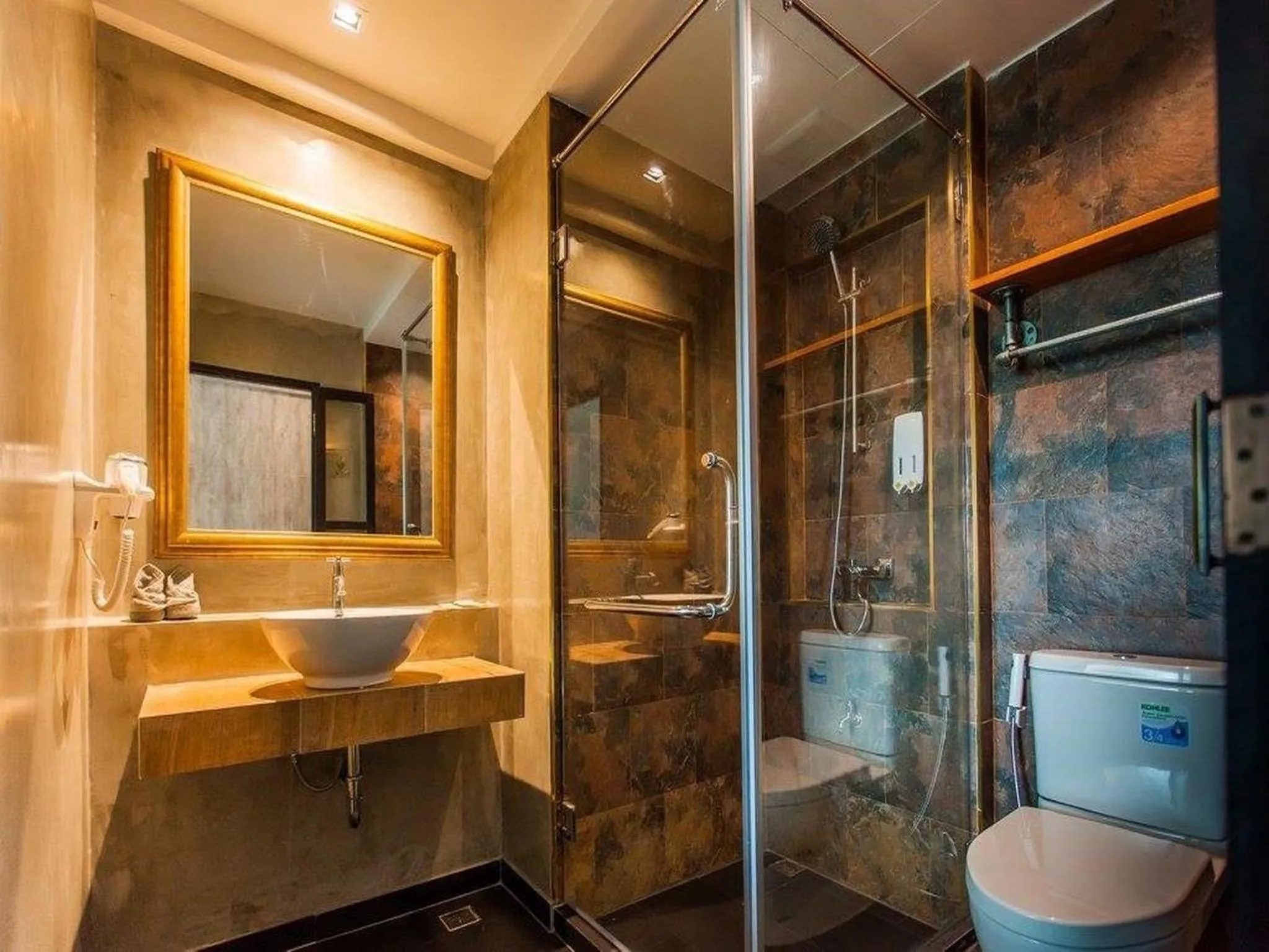 Deluxe Twin Room in Loft Mania Boutique Hotel