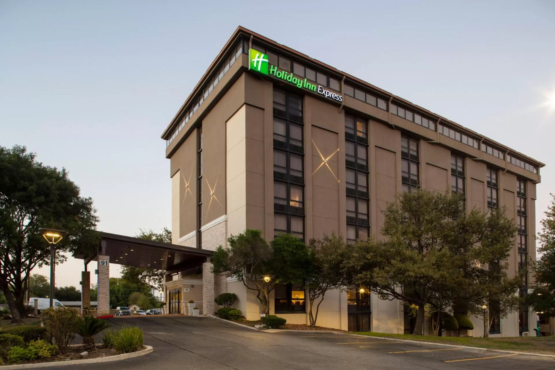 Holiday Inn Express - San Antonio Airport by IHG
