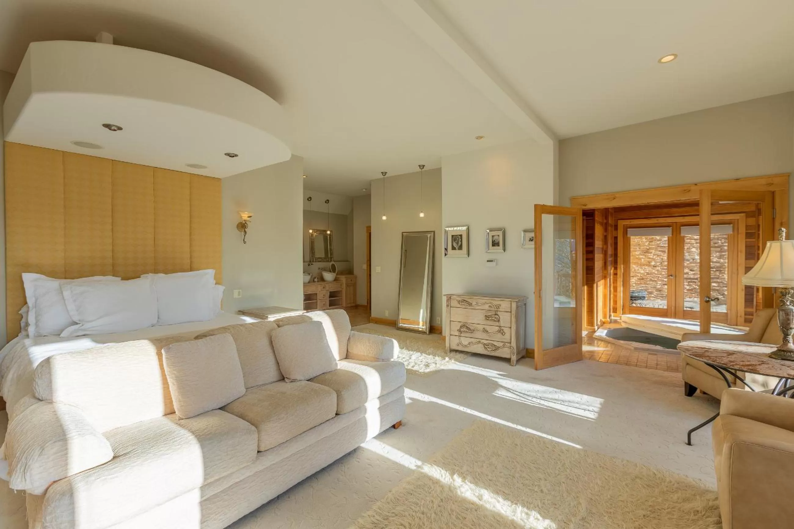 King Suite in Nordic Inn