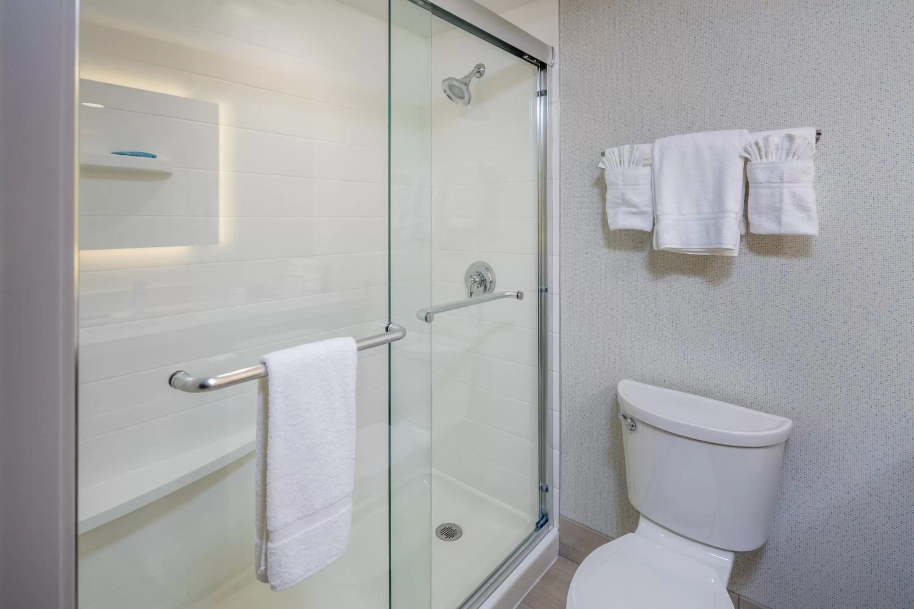 Standard King Room with Balcony in Holiday Inn Express - Sunnyvale - Silicon Valley by IHG