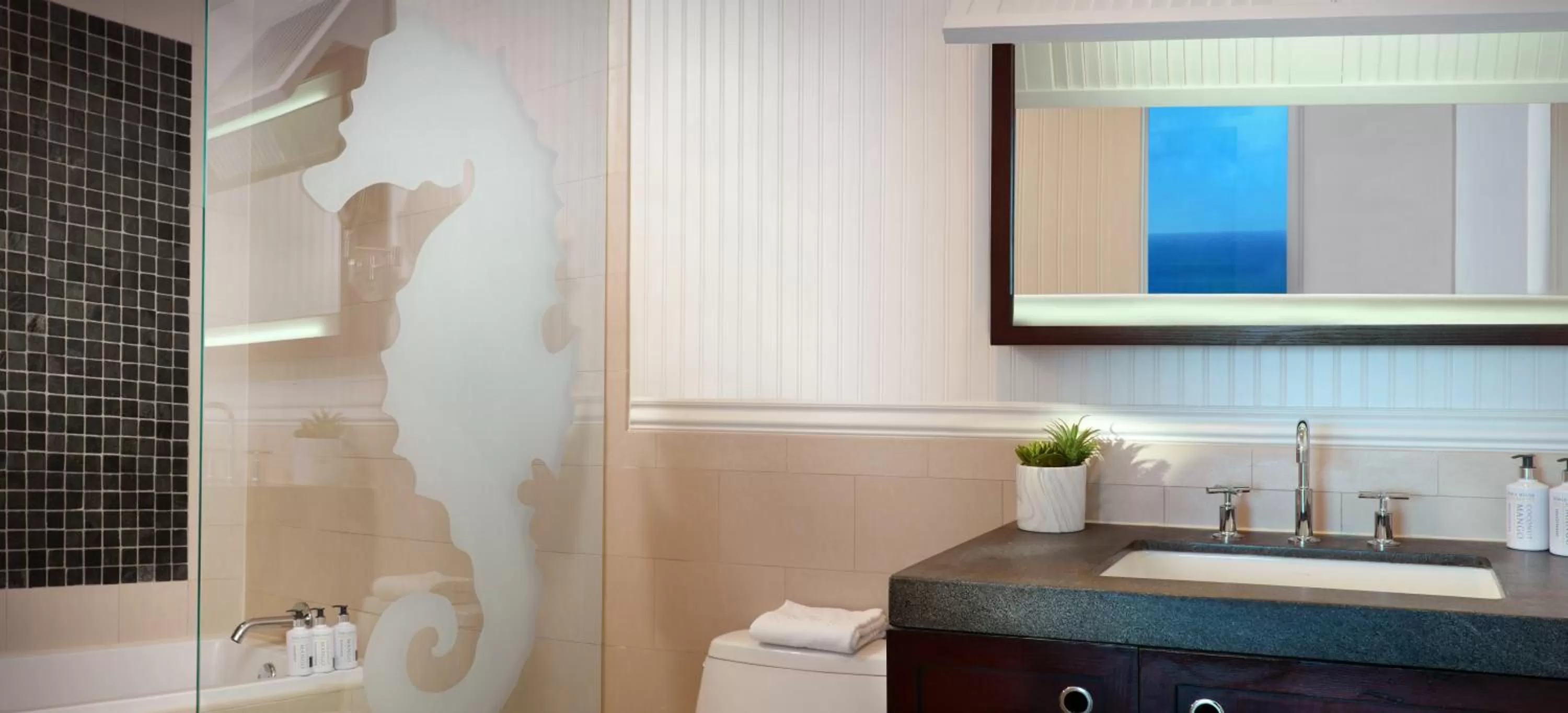 Partial Ocean View King in Sole Miami, A Noble House Resort