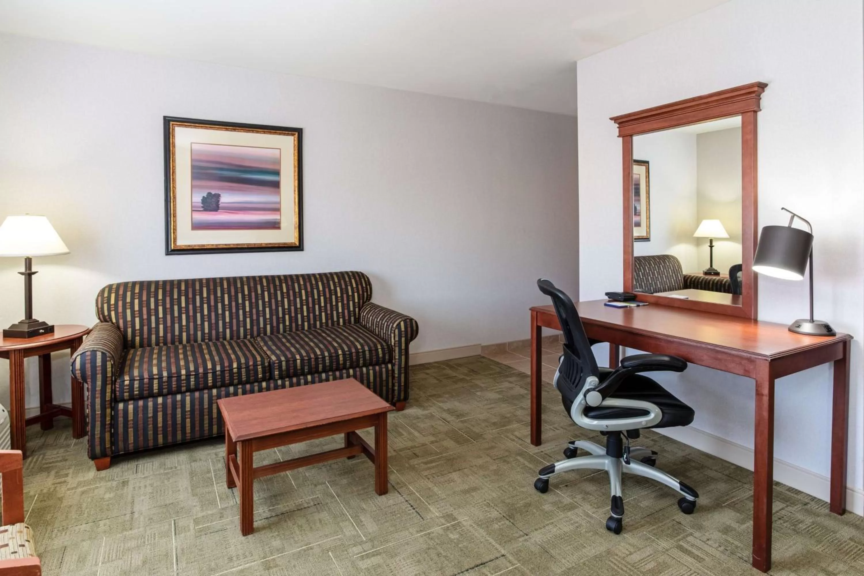 King Room with Sofa Bed and Study - Non-Smoking in Hampton Inn Rock Springs