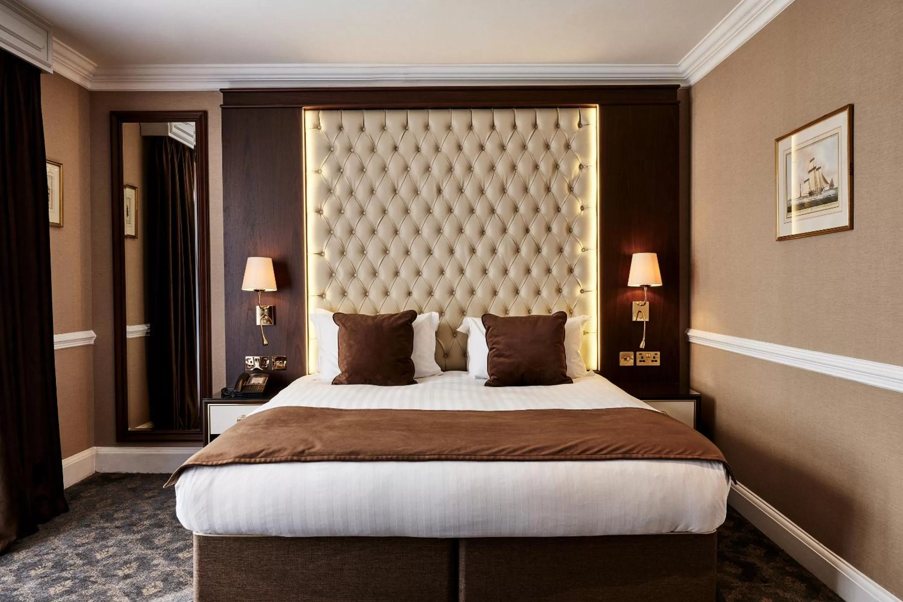 Family Room in Warren House Hotel