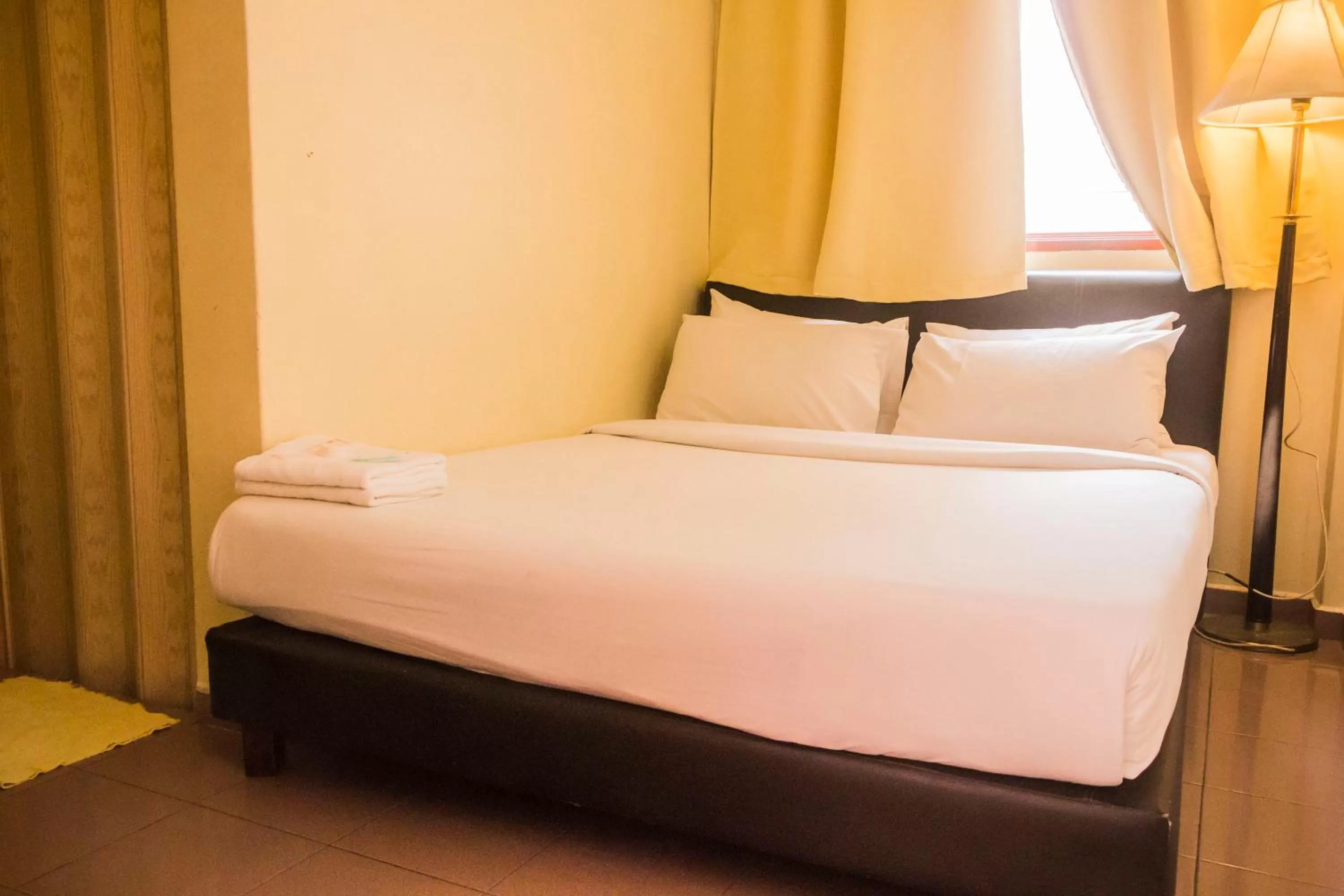 Bunga Raya Standard Double Room in Anggerik Lodging