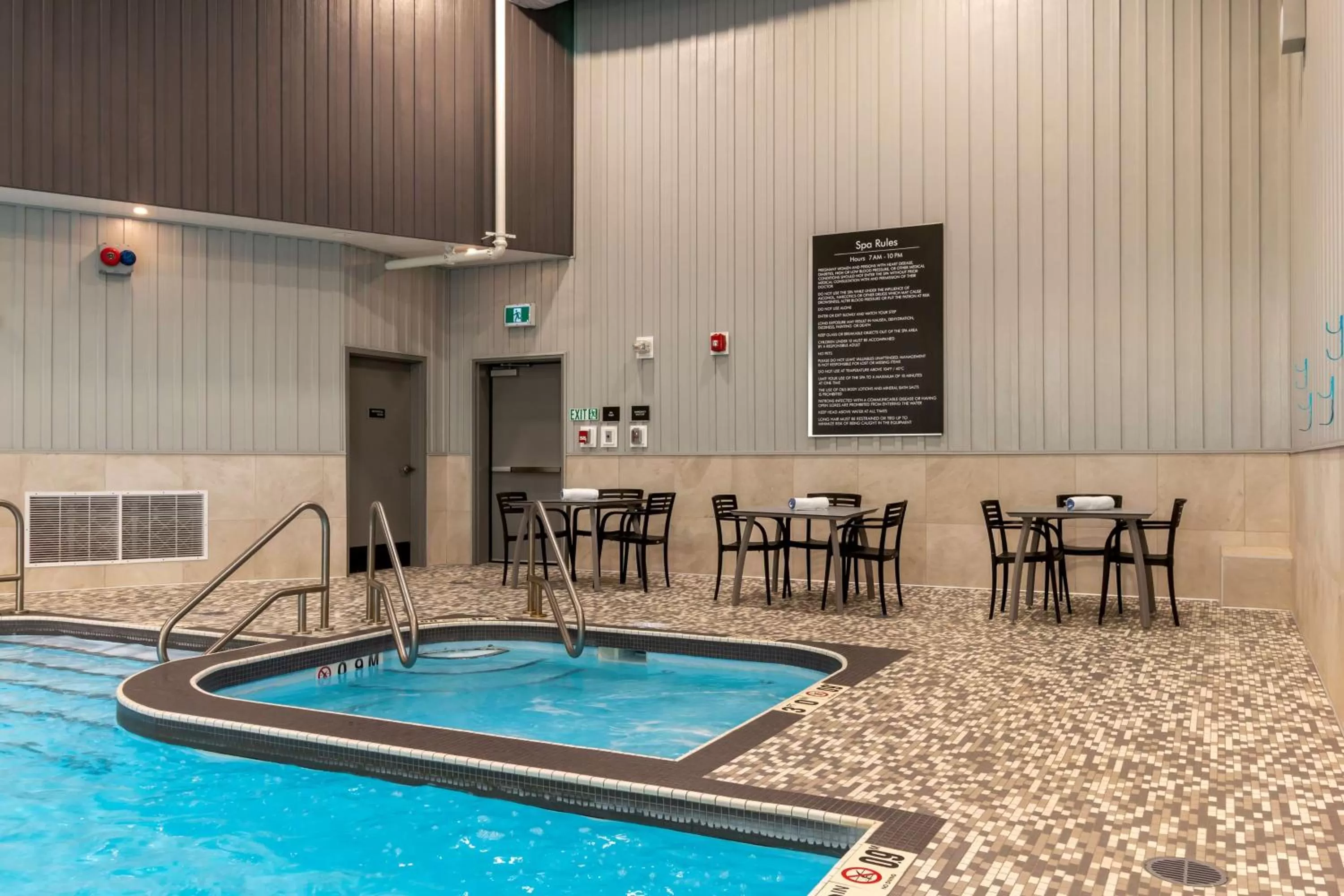 Pool view in Best Western Plus Dauphin