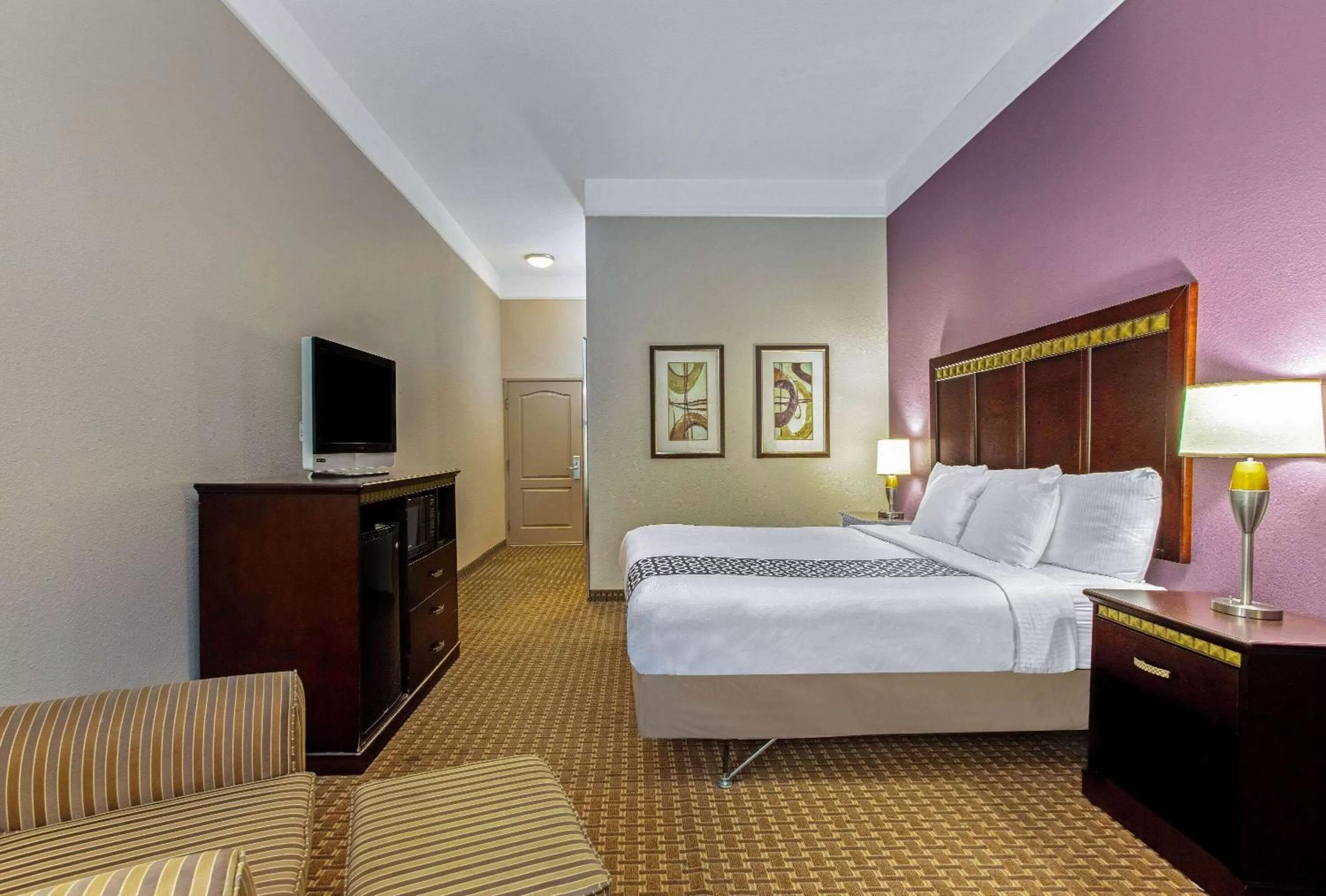 King Room with Bath Tub - Mobility/Hearing Accessible - Non-Smoking in La Quinta by Wyndham Cleburne