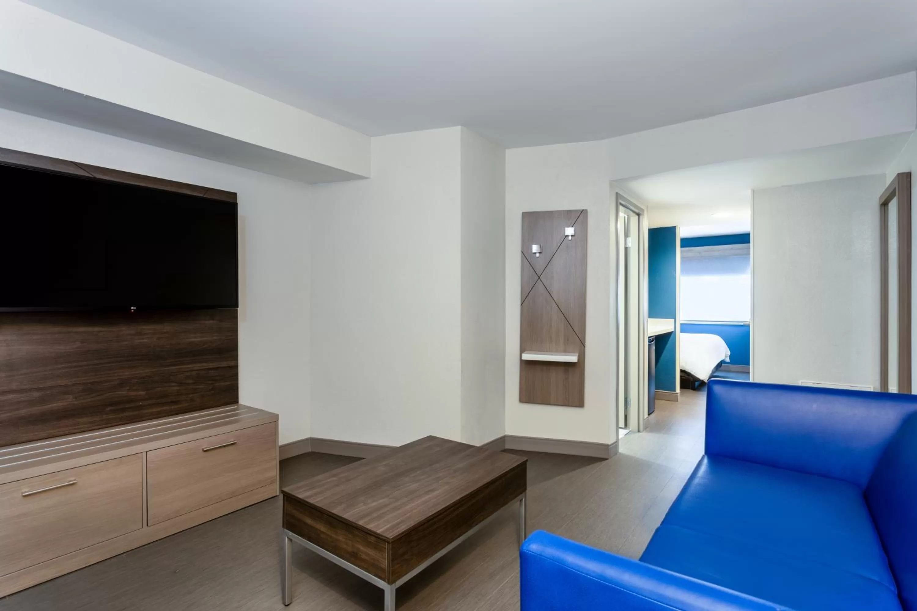 King Suite in Holiday Inn Express Hotel Clearwater East - ICOT Center by IHG