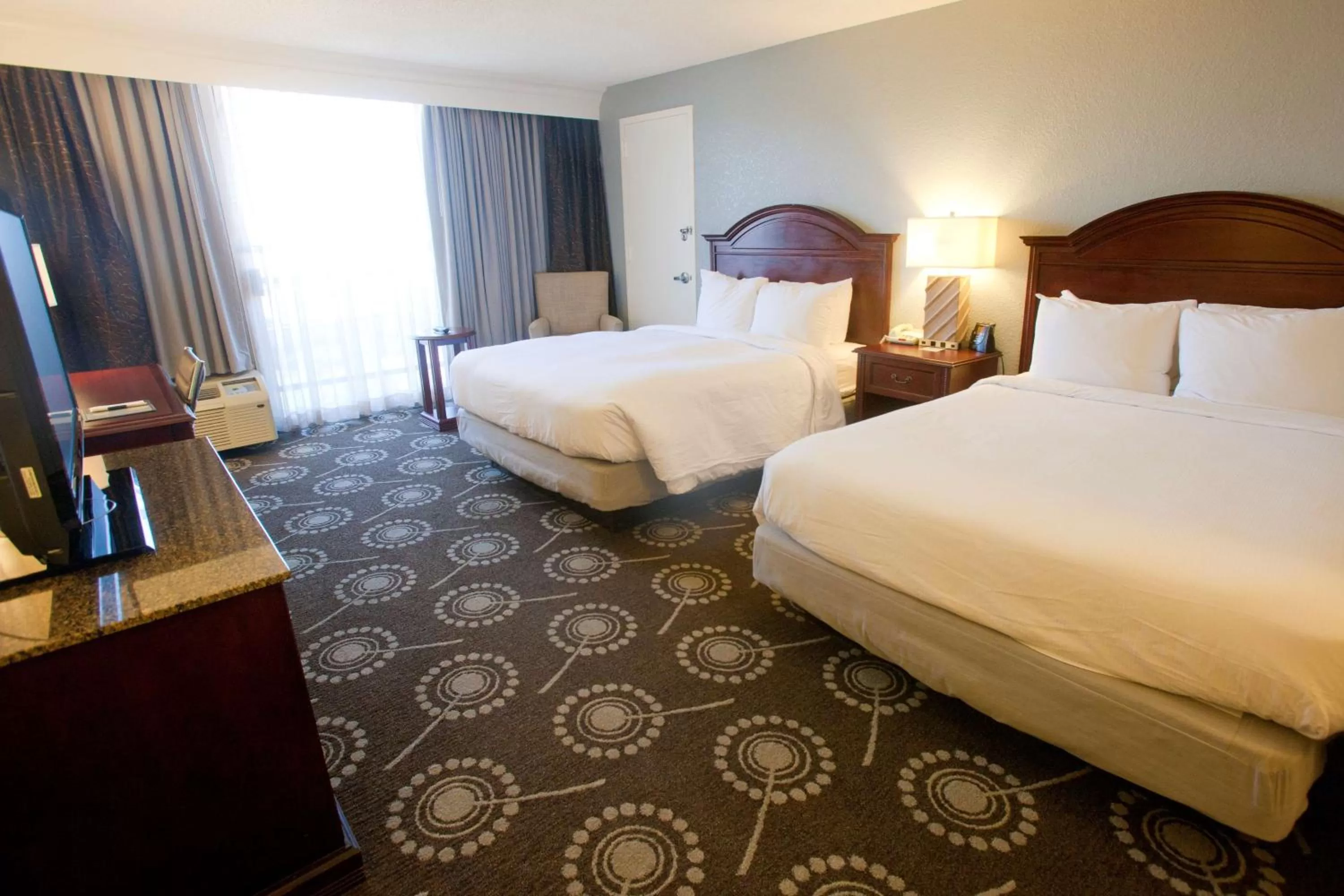 Queen Room with Two Queen Beds - Disability Access in Wyndham Midland Downtown