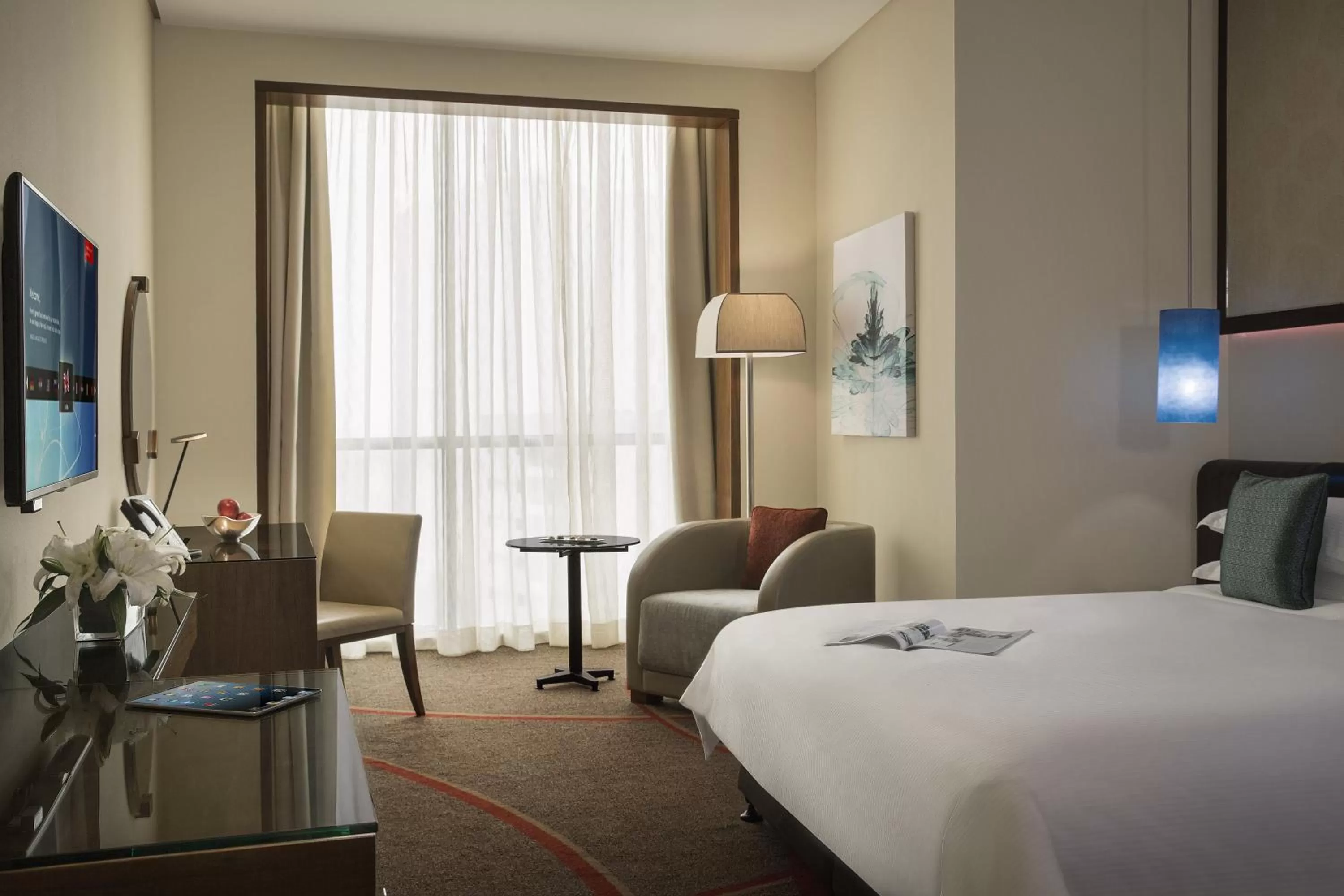 Guest Room – King Bed in Rosh Rayhaan by Rotana