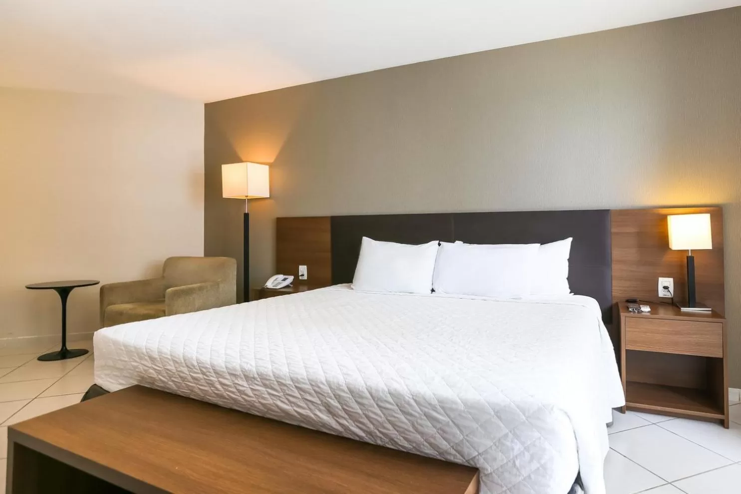 Standard King Room - single occupancy in Transamerica Prestige - Beach Class International (Boa Viagem)