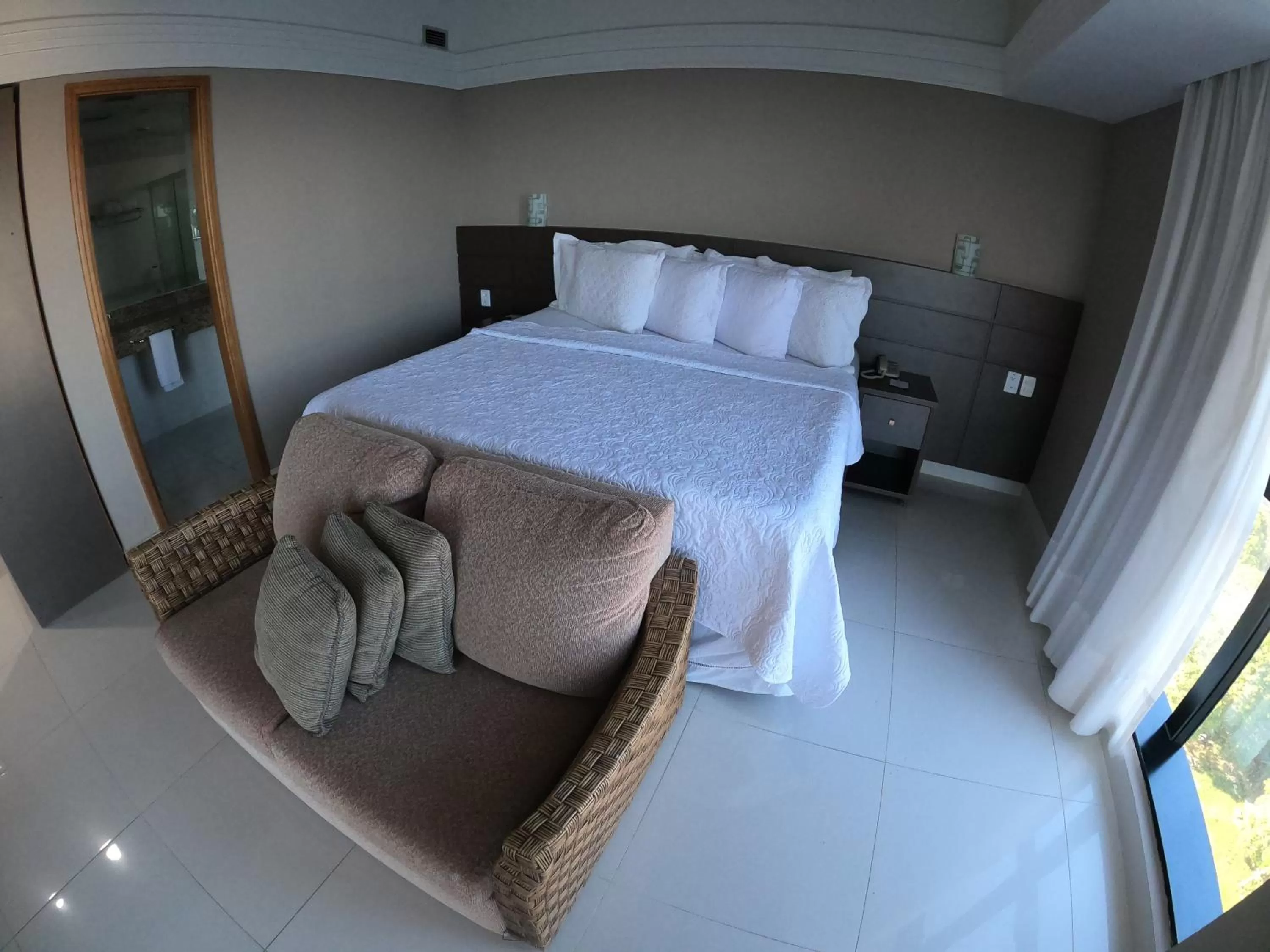 Deluxe Double Room in Tropical Executive Hotel