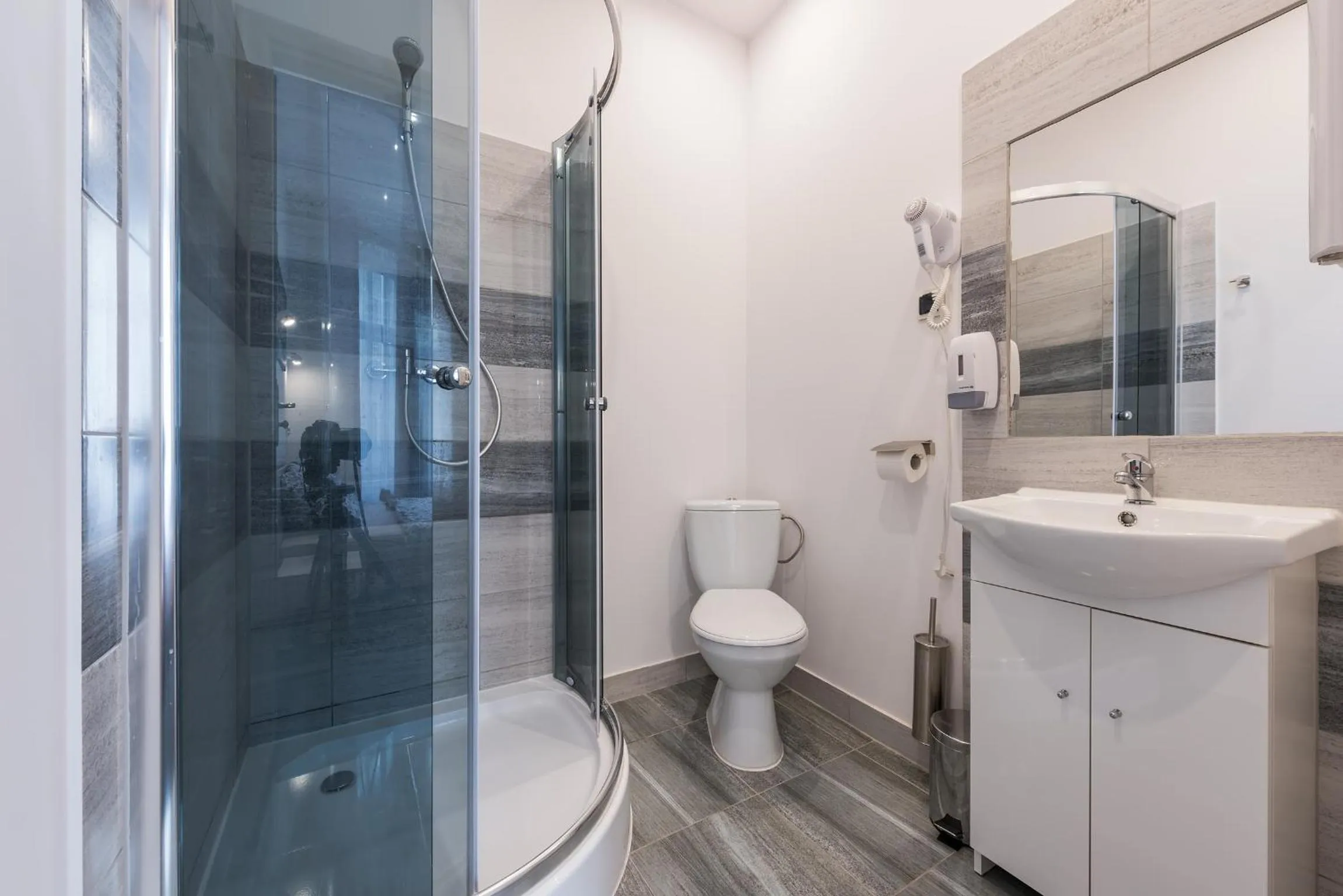 Classic Double Room with City View in Queen Apartments