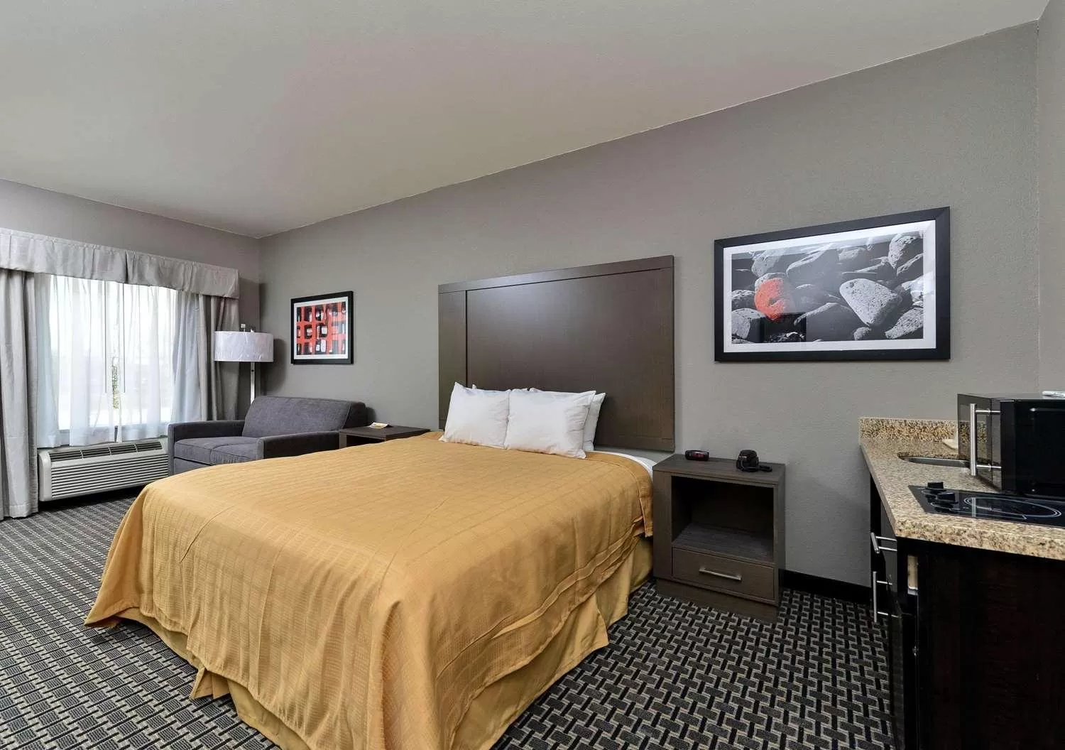 Suite in Scottish Inn & Suites Cotulla, TX