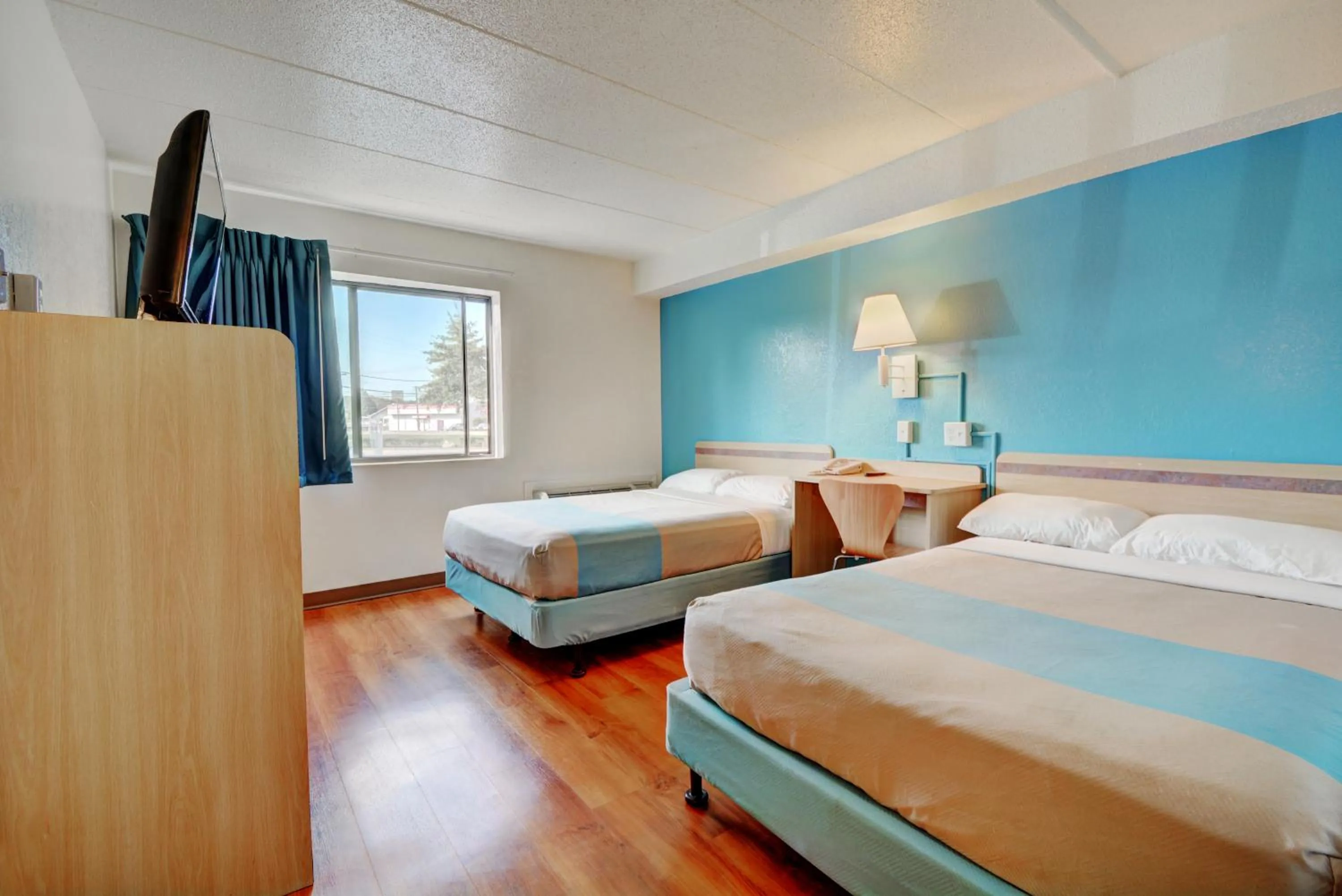 Deluxe Queen Room with Two Queen Beds - Non-Smoking in Motel 6-Newport, RI