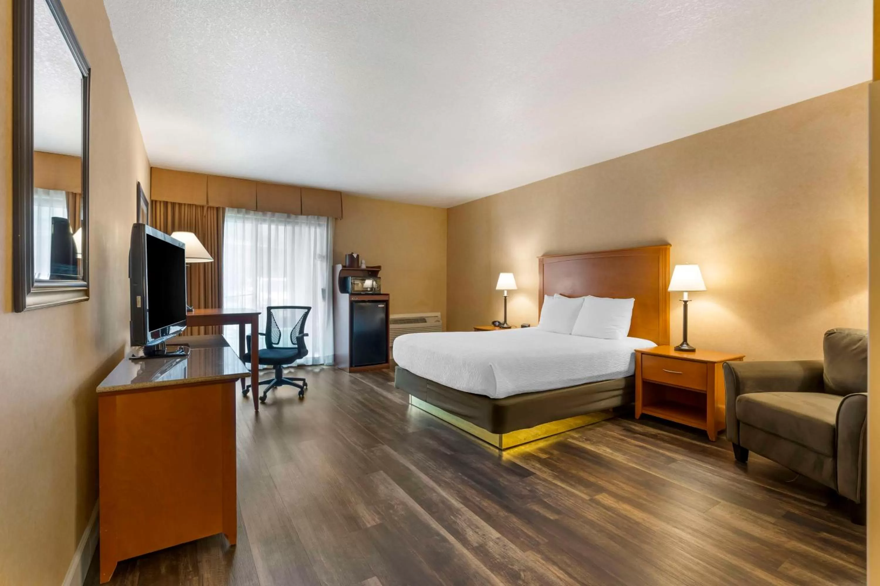 Queen Room - Disability Access in Best Western Plus Placerville Inn