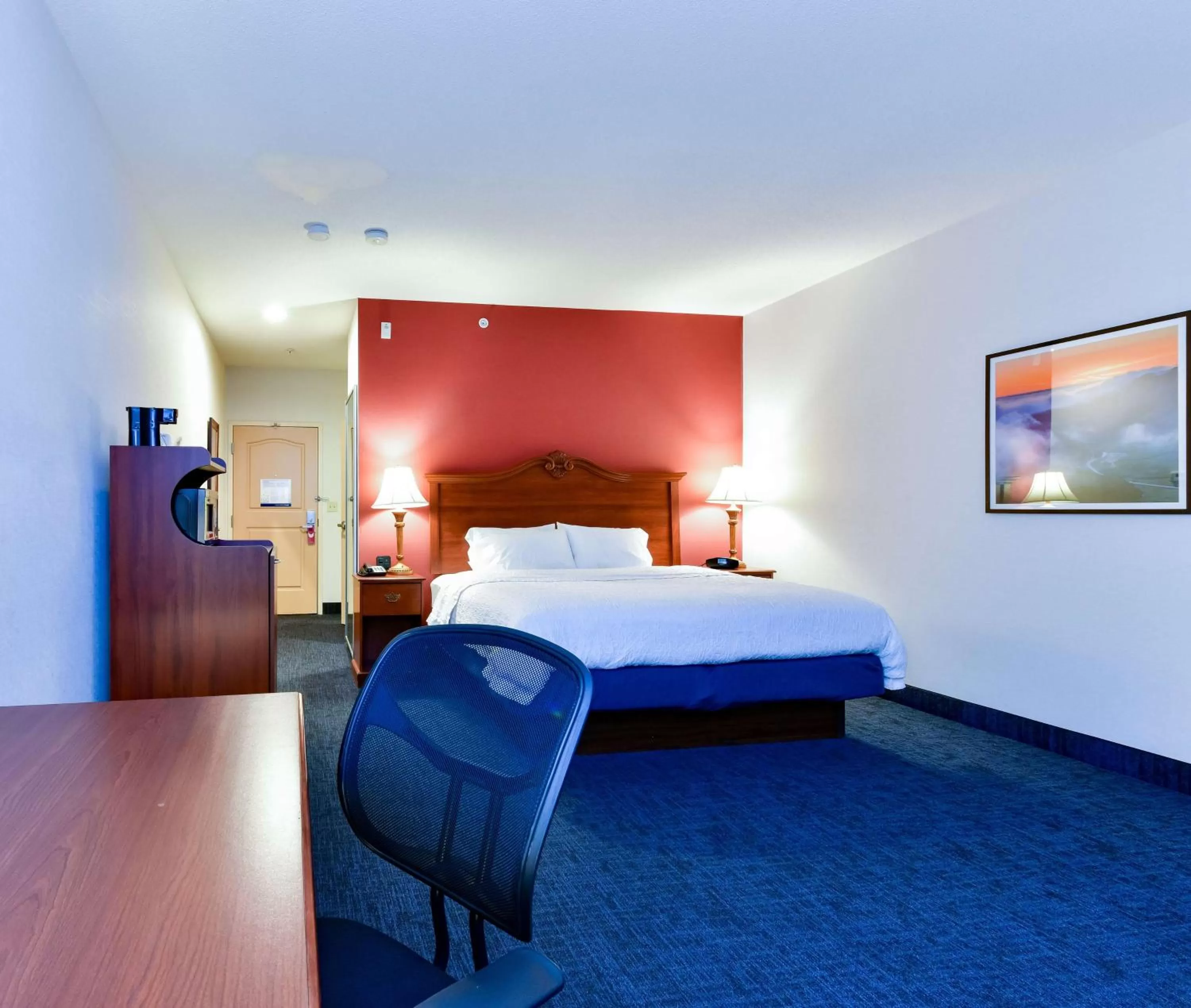 King Room with King Bed - Non-Smoking in Hampton Inn & Suites Pittsburg