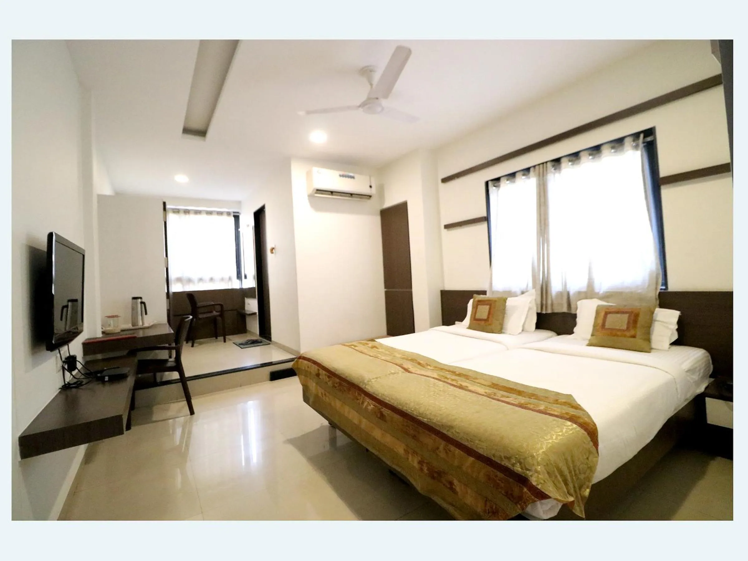 Executive Double Room - single occupancy in Hotel Girnar