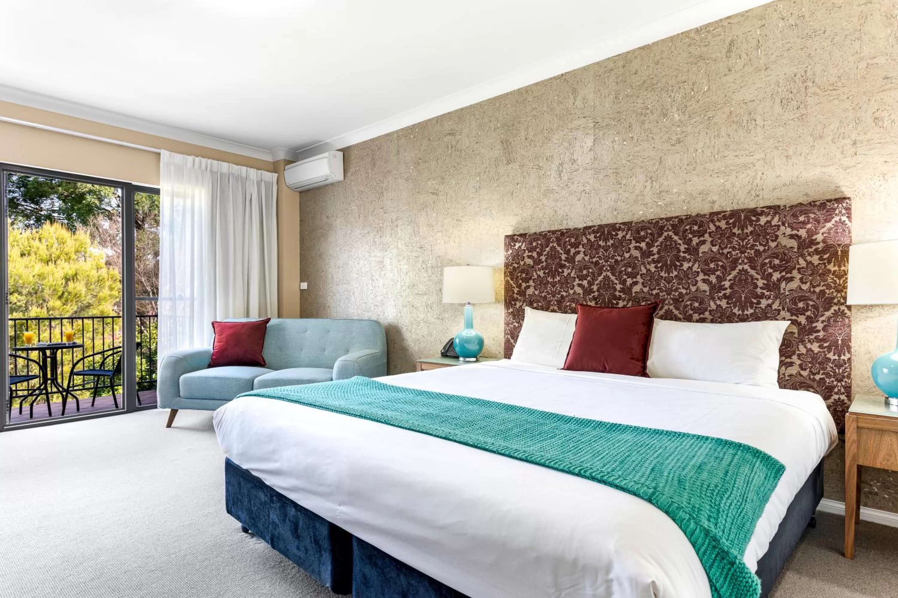 Mandala Signature Berry