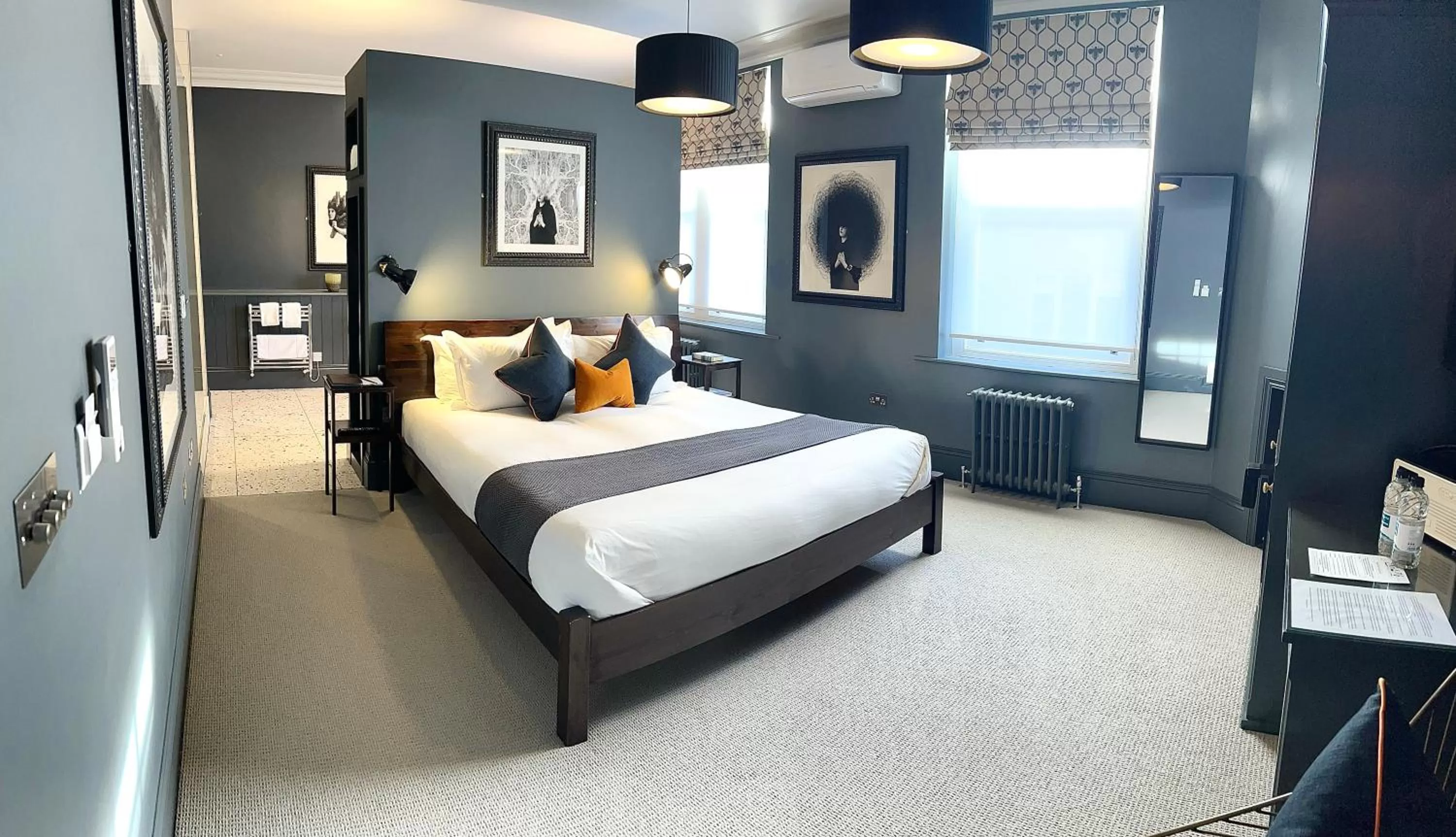 King Room with Sea View in The Ginger Pig