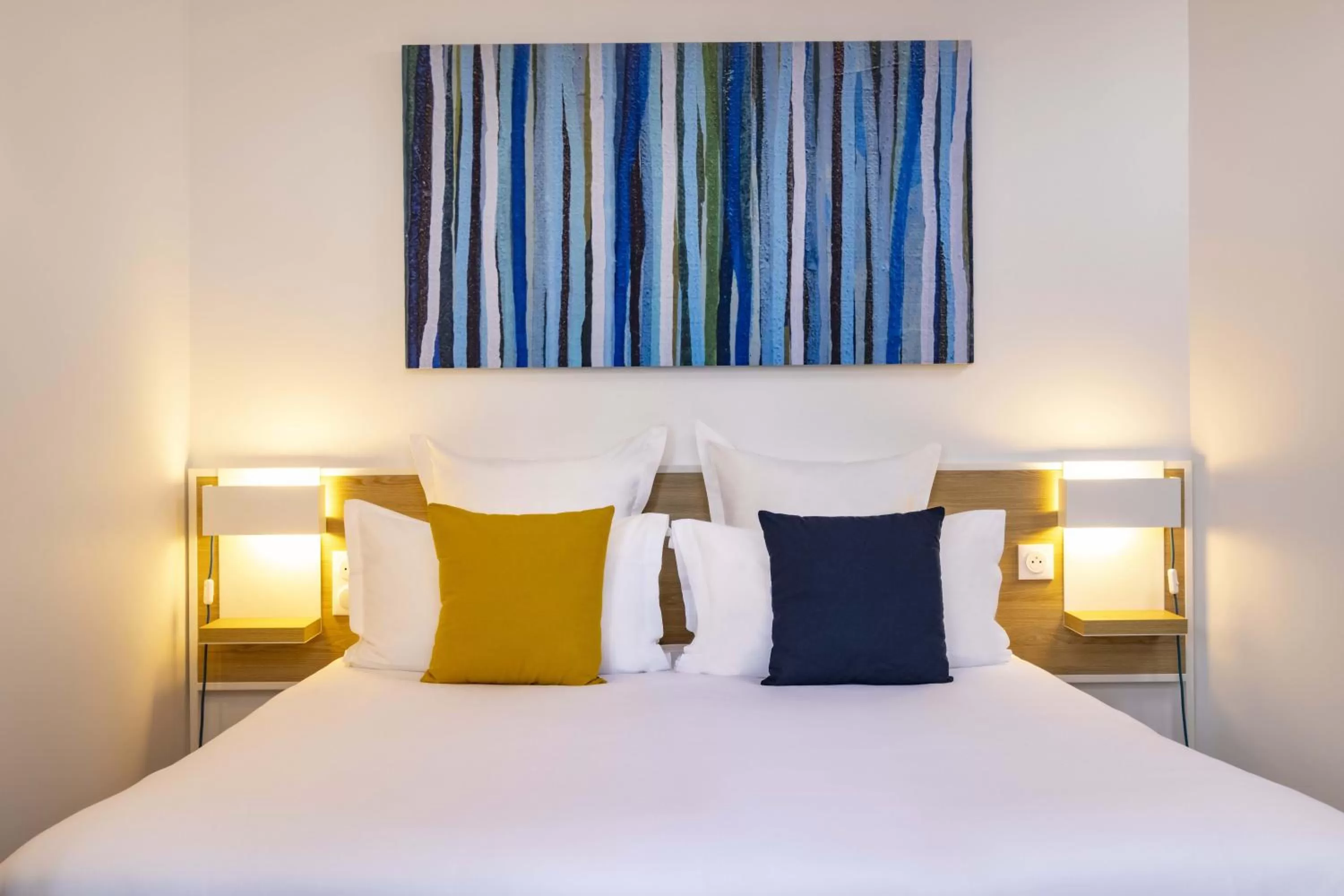 Superior Double Room in Hotel Paris Louis Blanc