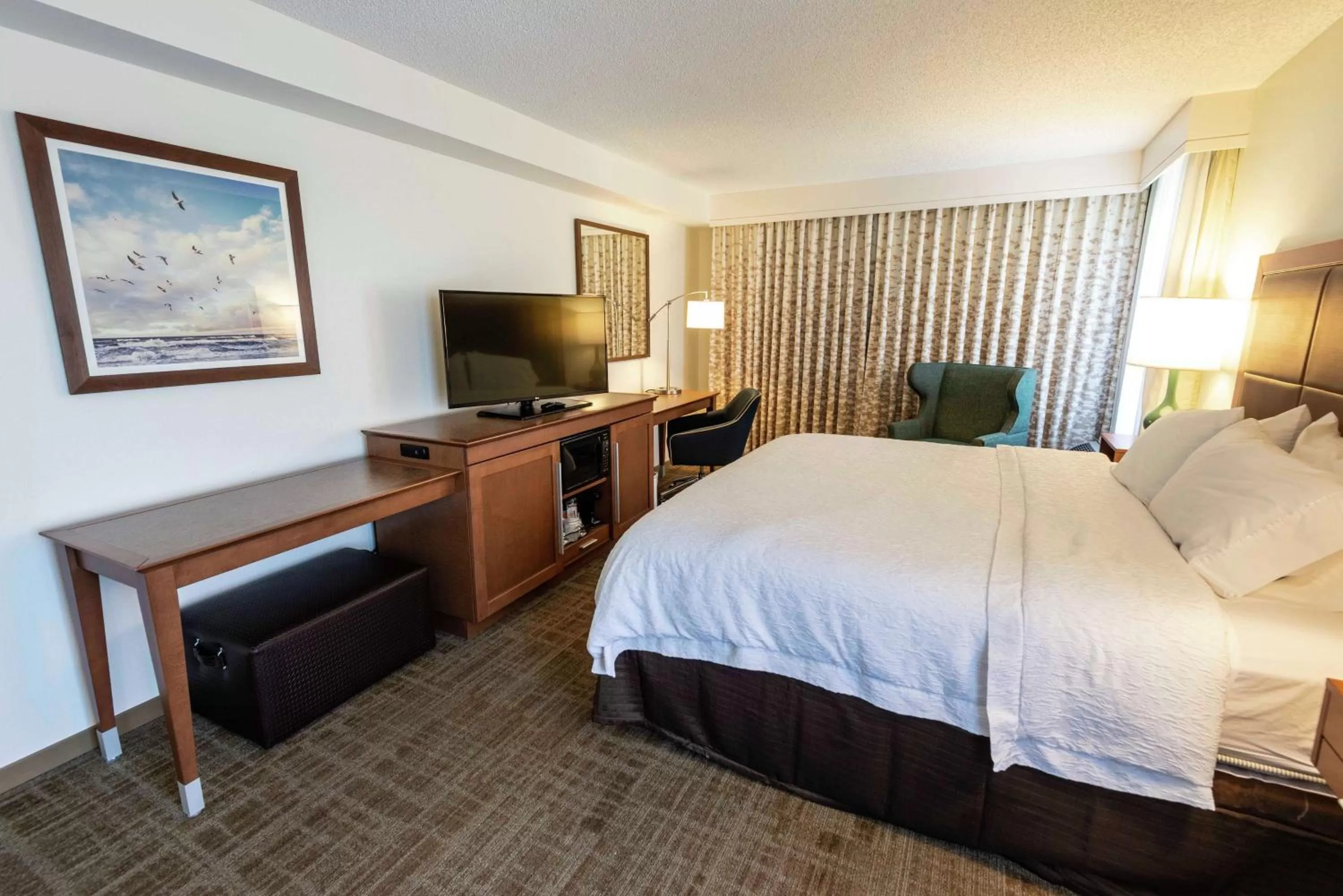 Bedroom, Bed in Hampton Inn Boca Raton