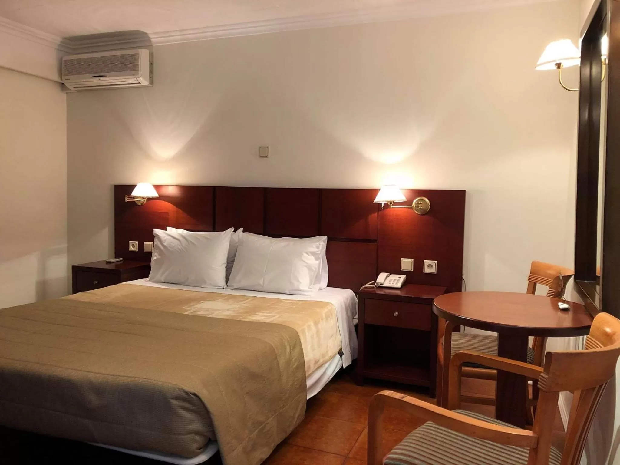 Deluxe Suite with Sea View in Philippion