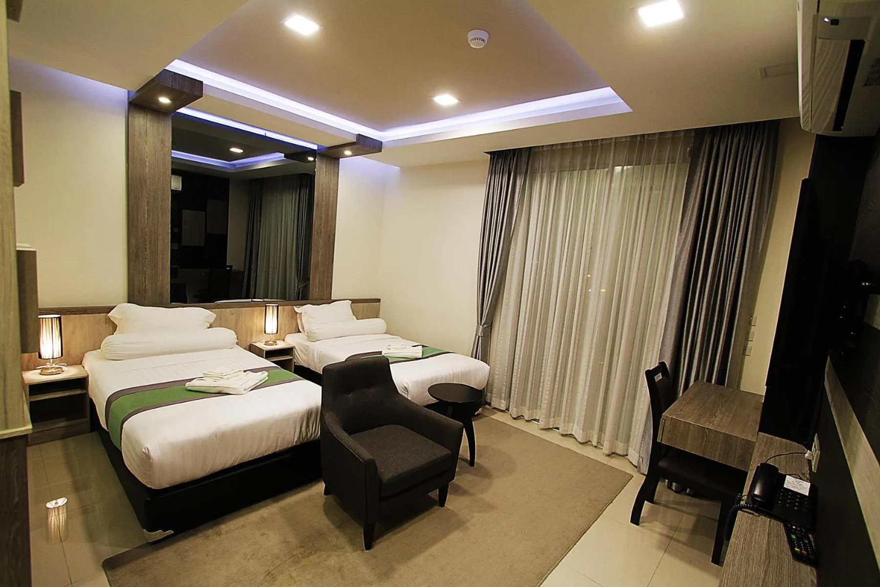 Standard Twin Room in The Contrast i Hotel