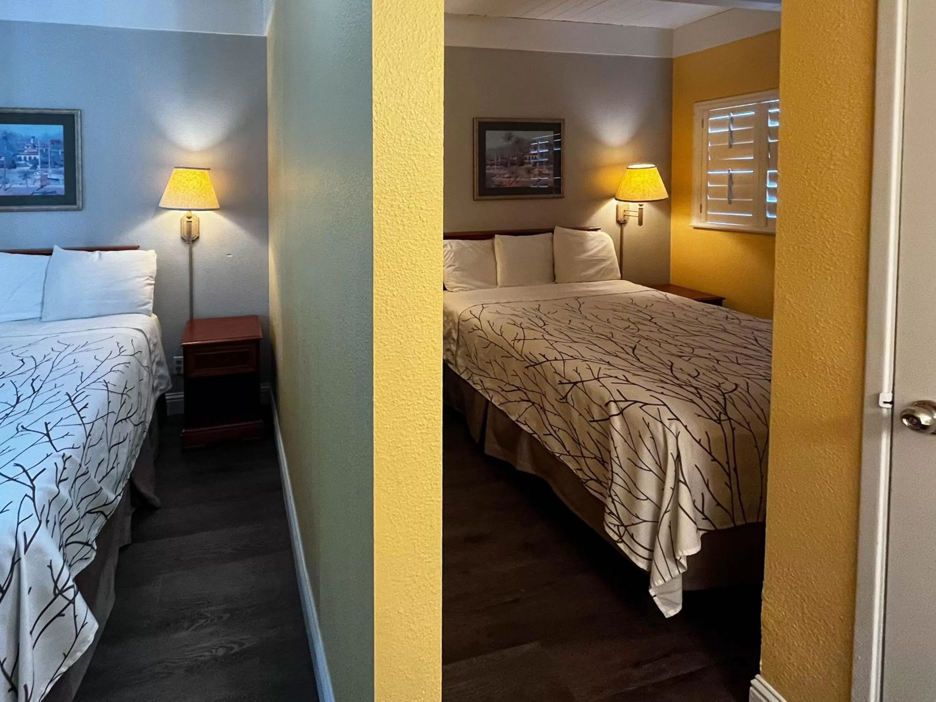 Quadruple Room - Non-Smoking in Motel 6 San Francisco CA Fisherman"s Wharf