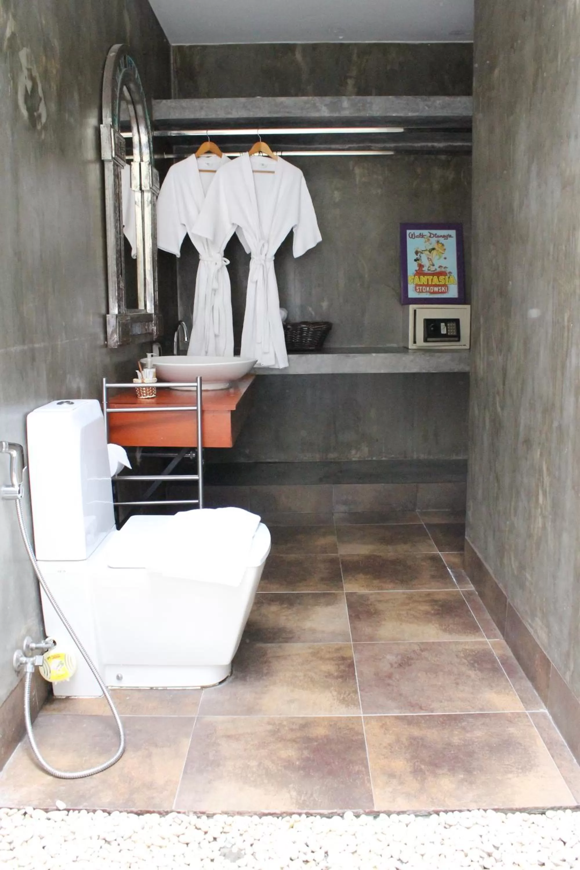 Standard Double Room with Balcony in Villa Thapae